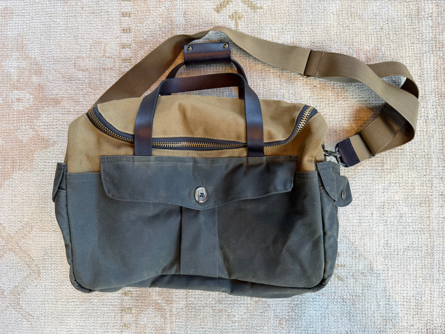 New without tags USA MADE Filson Heritage Sportsman Tan and Otter Green. -11070073