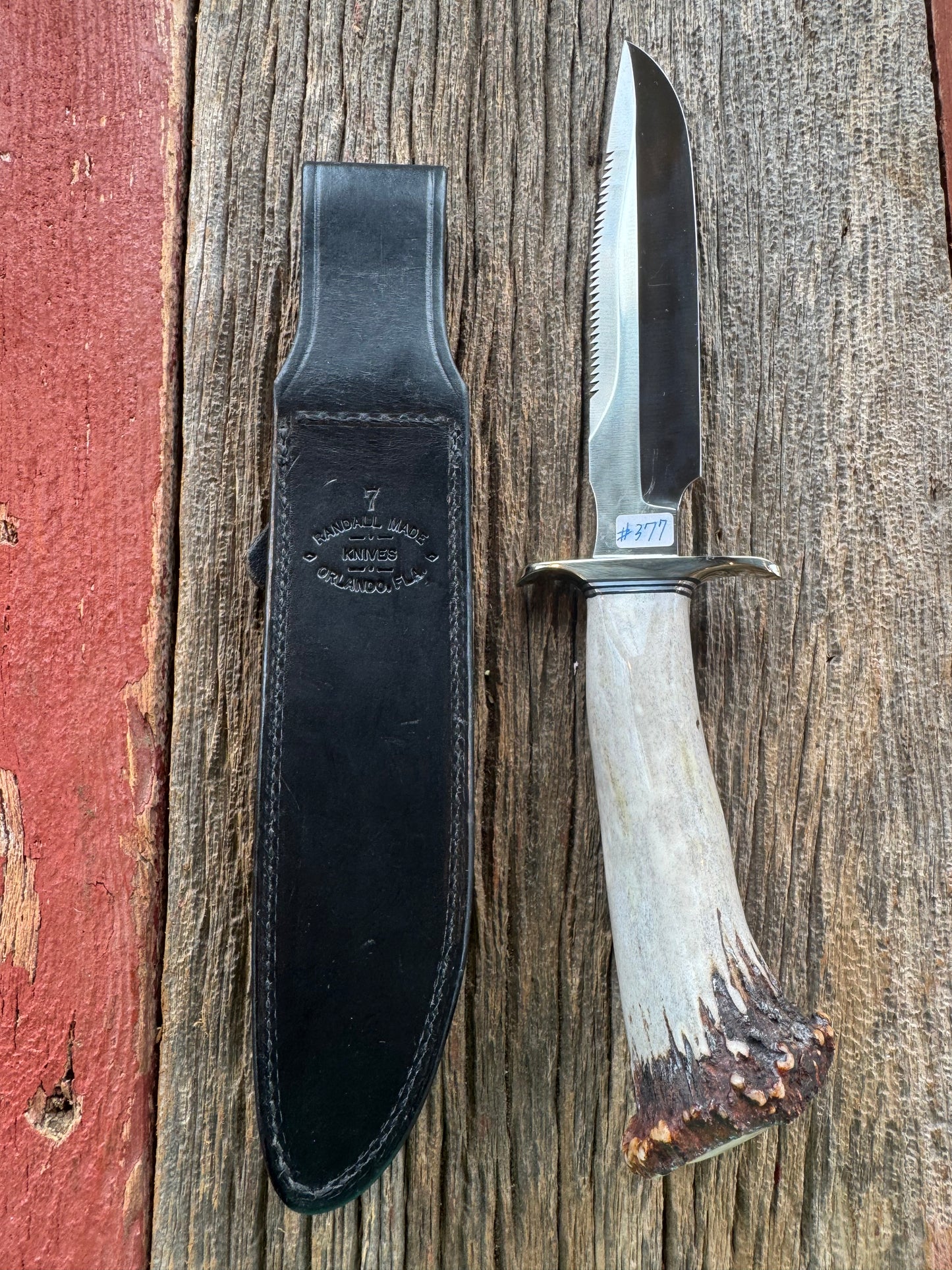 Randall Model 1-7 in a gorgeous piece of Polished Crown Stag. Nickel Silver Hilt, sawteeth and a natural exposed end, Stainless steel.