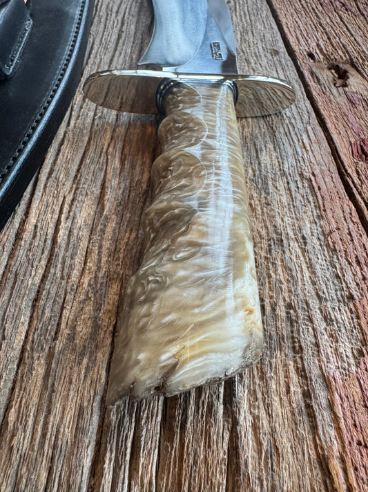 New in Paper Randall Model 12-11 Dealer Special Large Sasquatch with a Huge piece of Musk Ox. Finger Groves , # 1094 Nickel Silver Hilt and raw natural end.