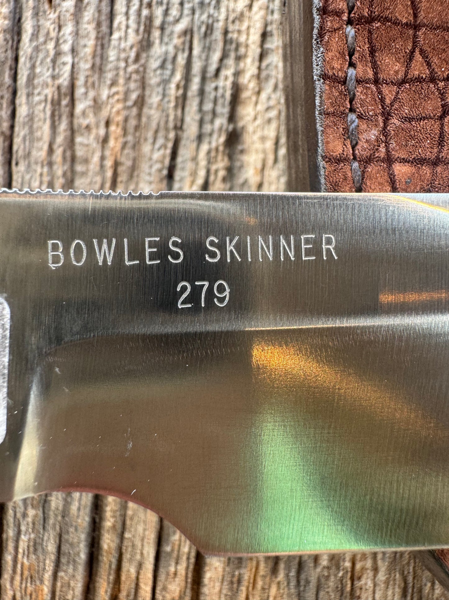 Randall Model Bowles Skinner Dealer Special Knife, perfect Musk Ox. This knife is a one of 4 per Rick Bowles. Beautifully engraved by Jere Davidson and adorned with gold and silver inlays.