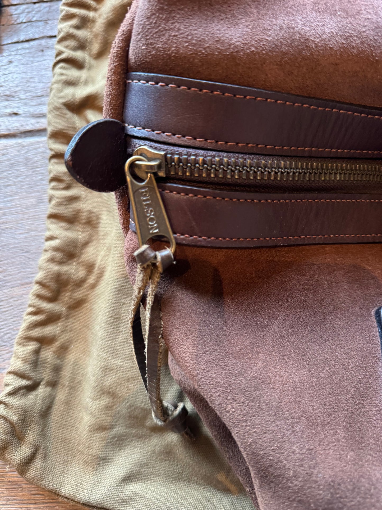 Grail Filson Rugged Suede Duffle Dark Tobacco New Without Tags ( big savings)