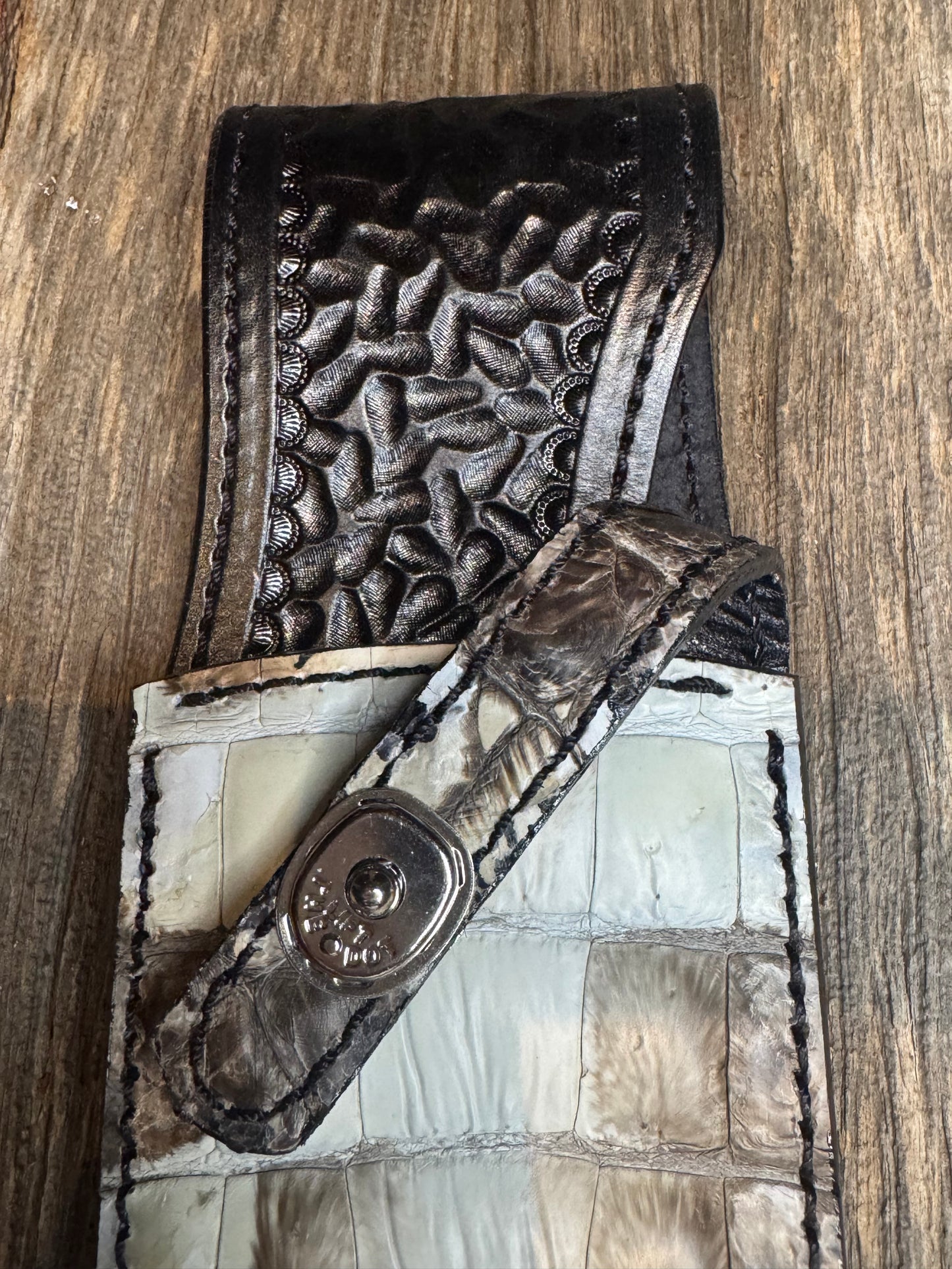 Randall Model 12-11 “Smitty” Sheath in Exotic Natural Crocodile from Treeman.