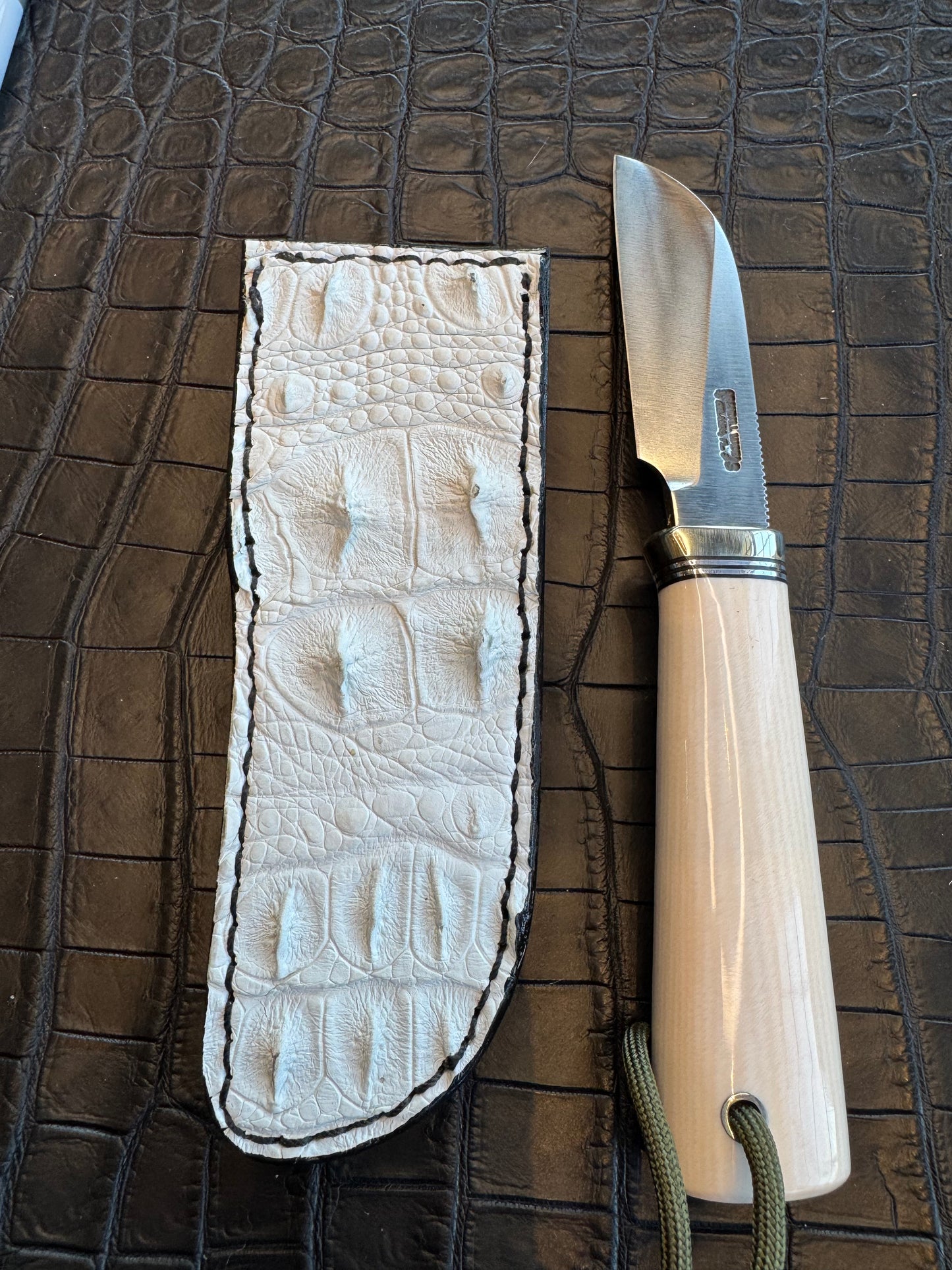 Randall Cattleman Model Sheath in Exotic White Hornback Crocodile Skin from Treeman. Sheath only