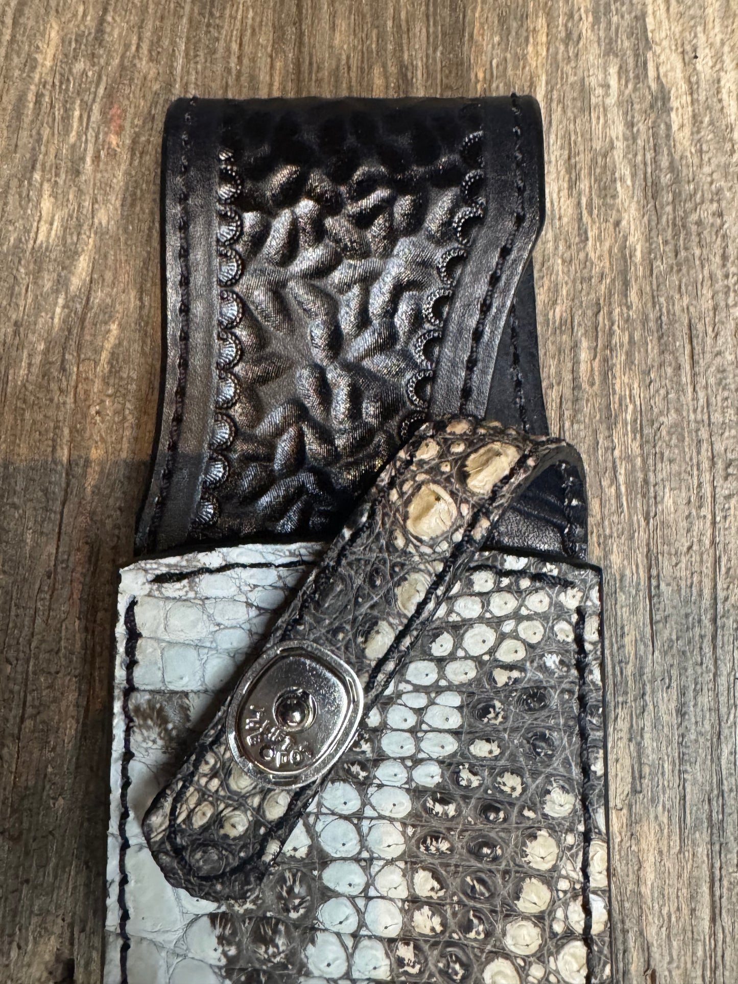 Randall Model 12-11 “Smitty” Sheath in Exotic Natural Crocodile from Treeman.