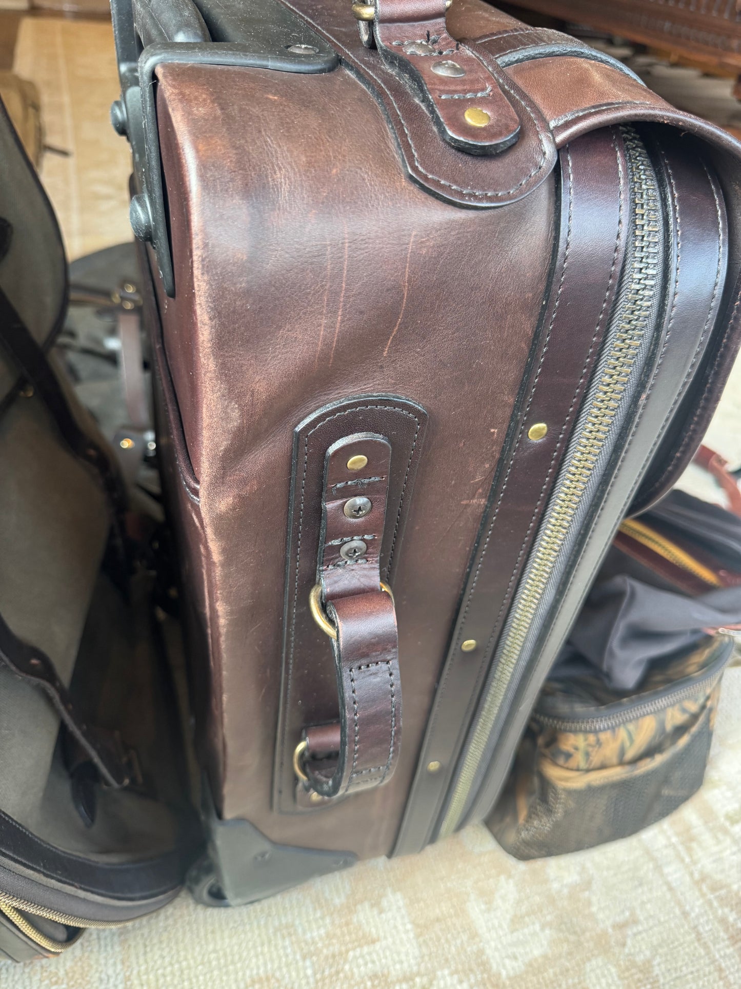Nice Filson Sierra Weatherproof Leather Rolling Carry-On Bag Luggage 11070439