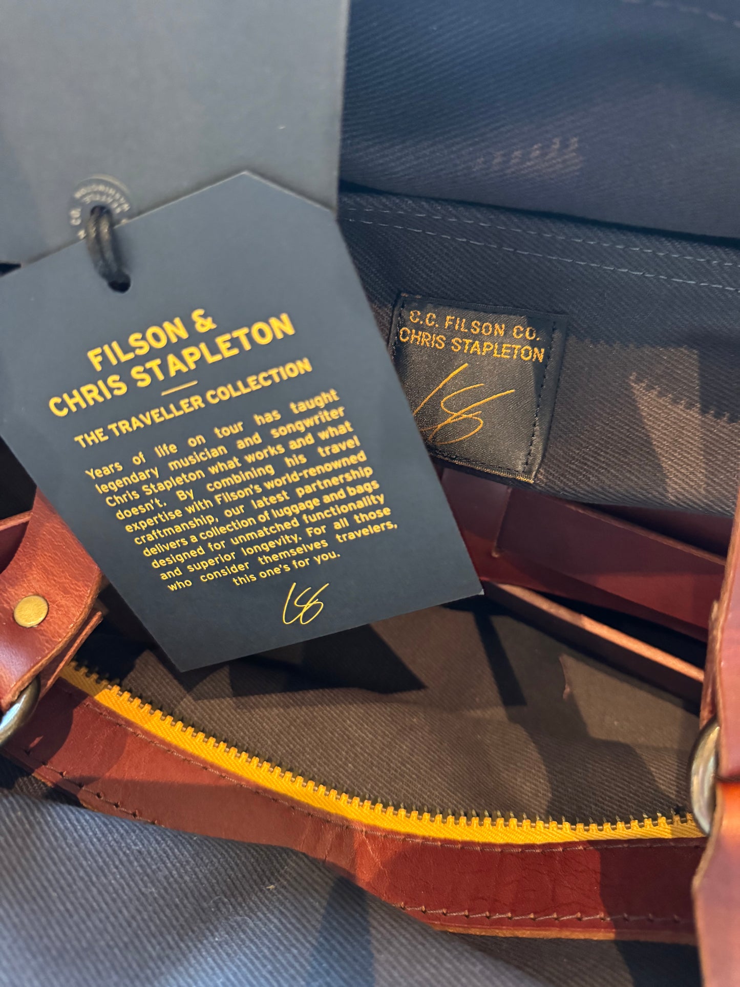 Filson X Chris Stapleton Traveller Outfitter Bag NWT #20264454 USA Cinder