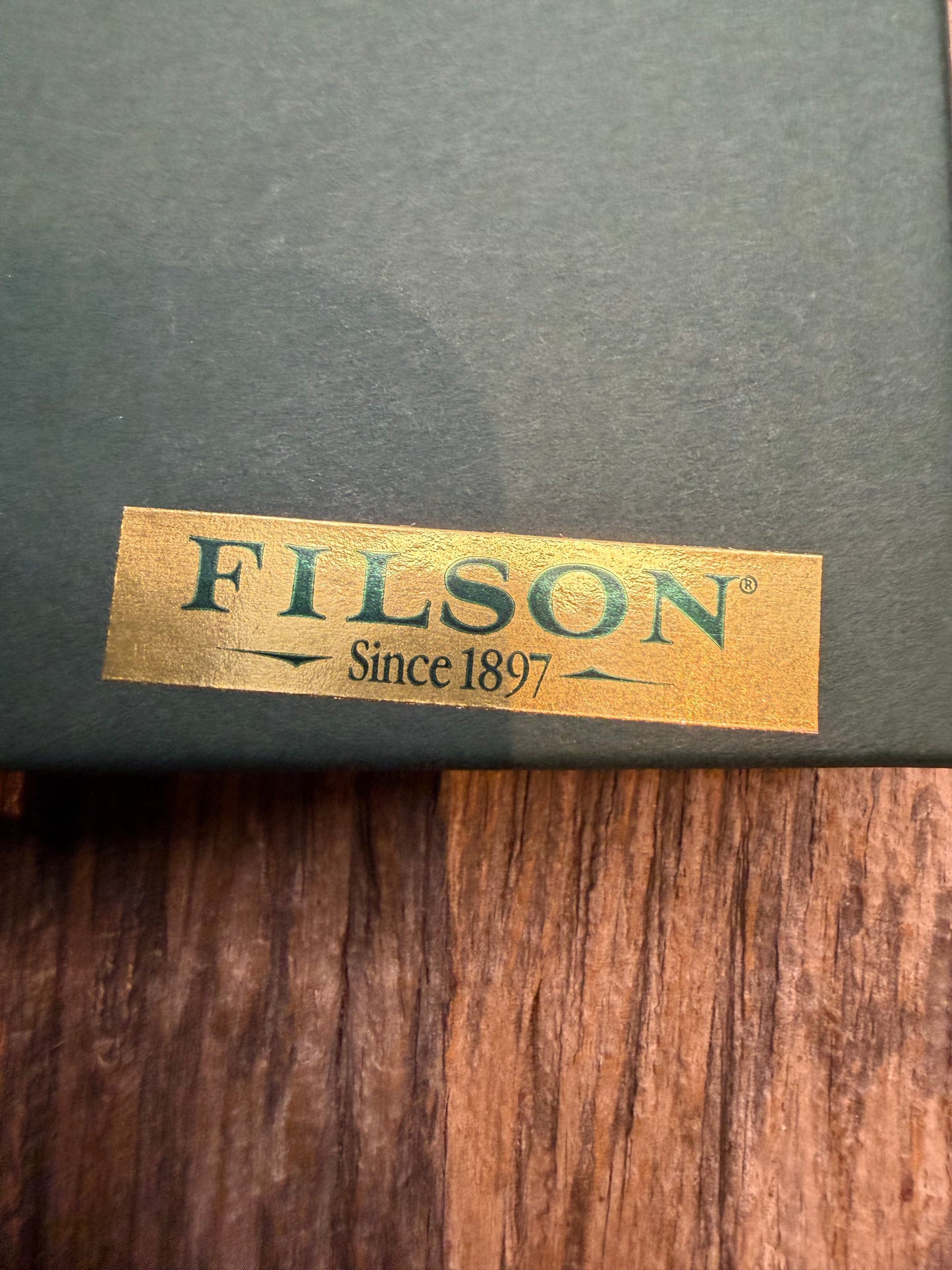 Filson All Leather Packer Wallet in Brown, new in the box. Rare item in soft Horween leather. Made in USA
