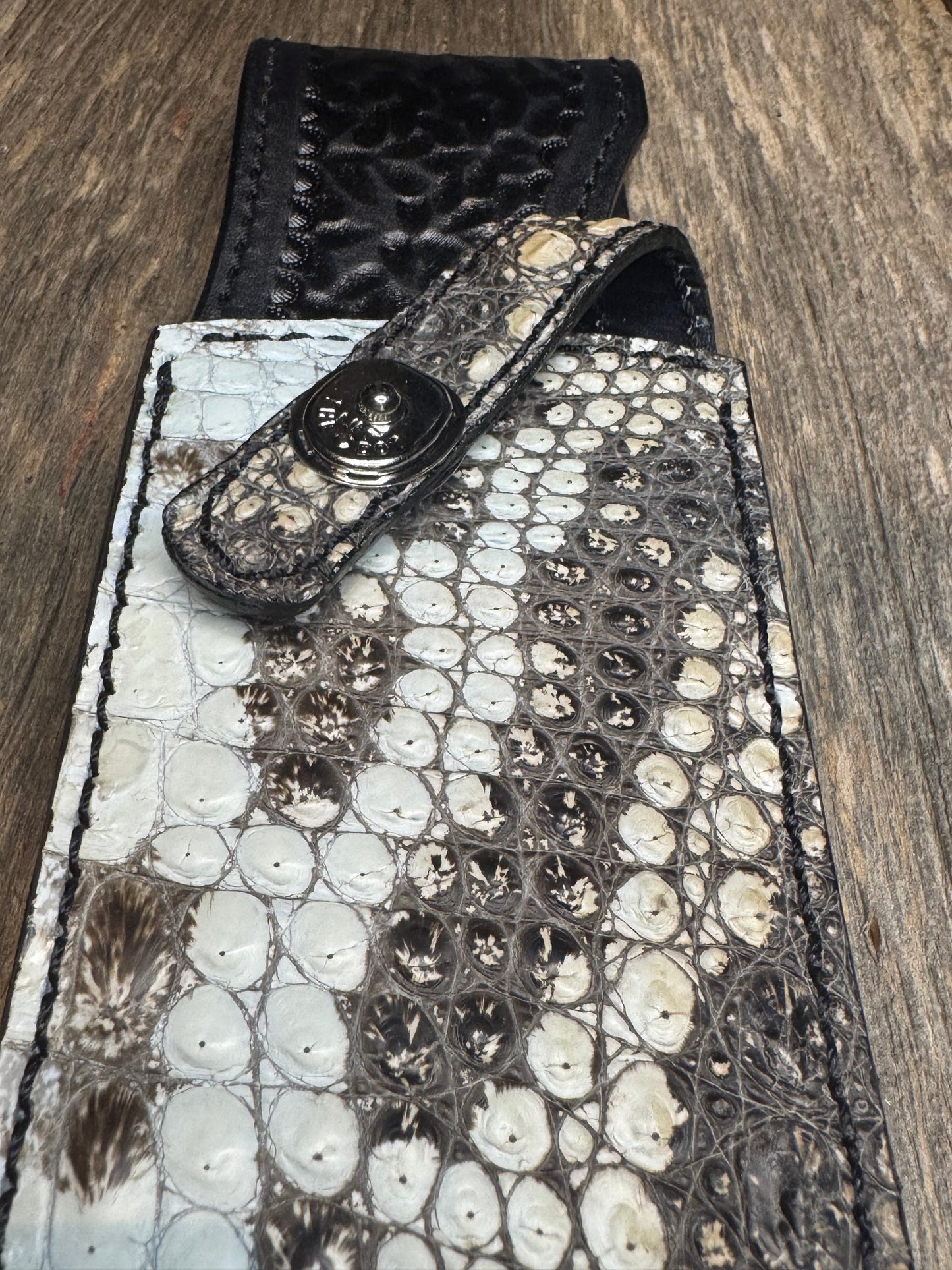 Randall Model 12-11 “Smitty” Sheath in Exotic Natural Crocodile from Treeman.