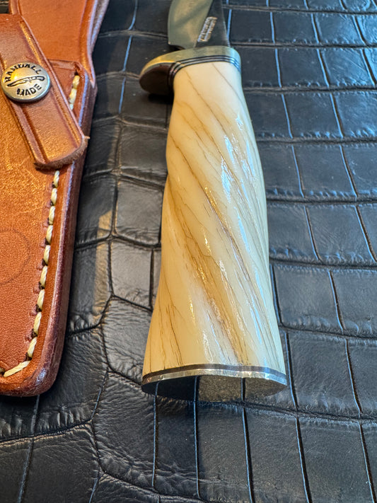 Rare Randall Model 21 in Beautiful Spiraled Narwal, Nickel Silver Hilt and Butt plate.