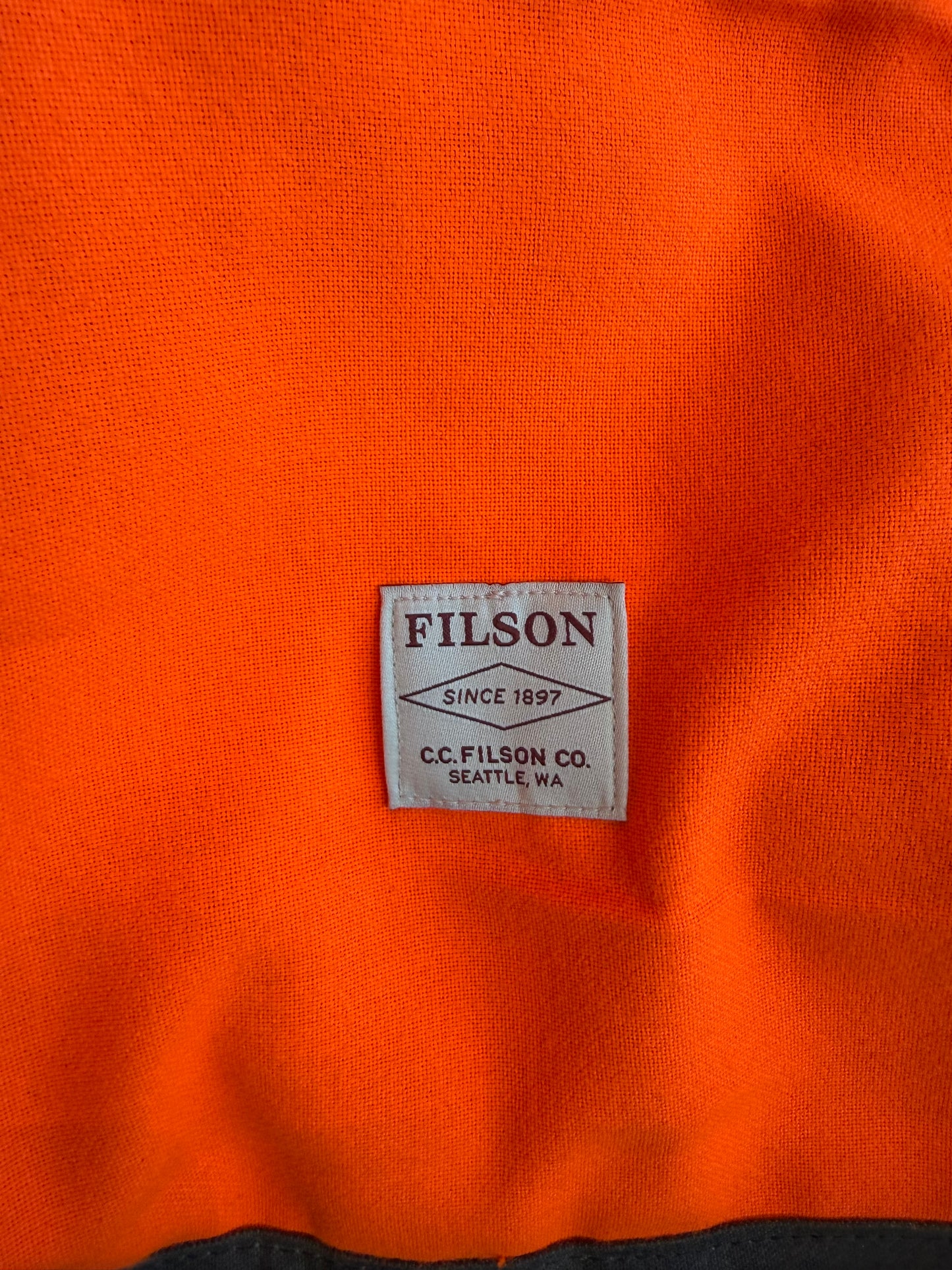 New without tags USA MADE Filson Heritage Sportsman Tan and Otter Green. -11070073