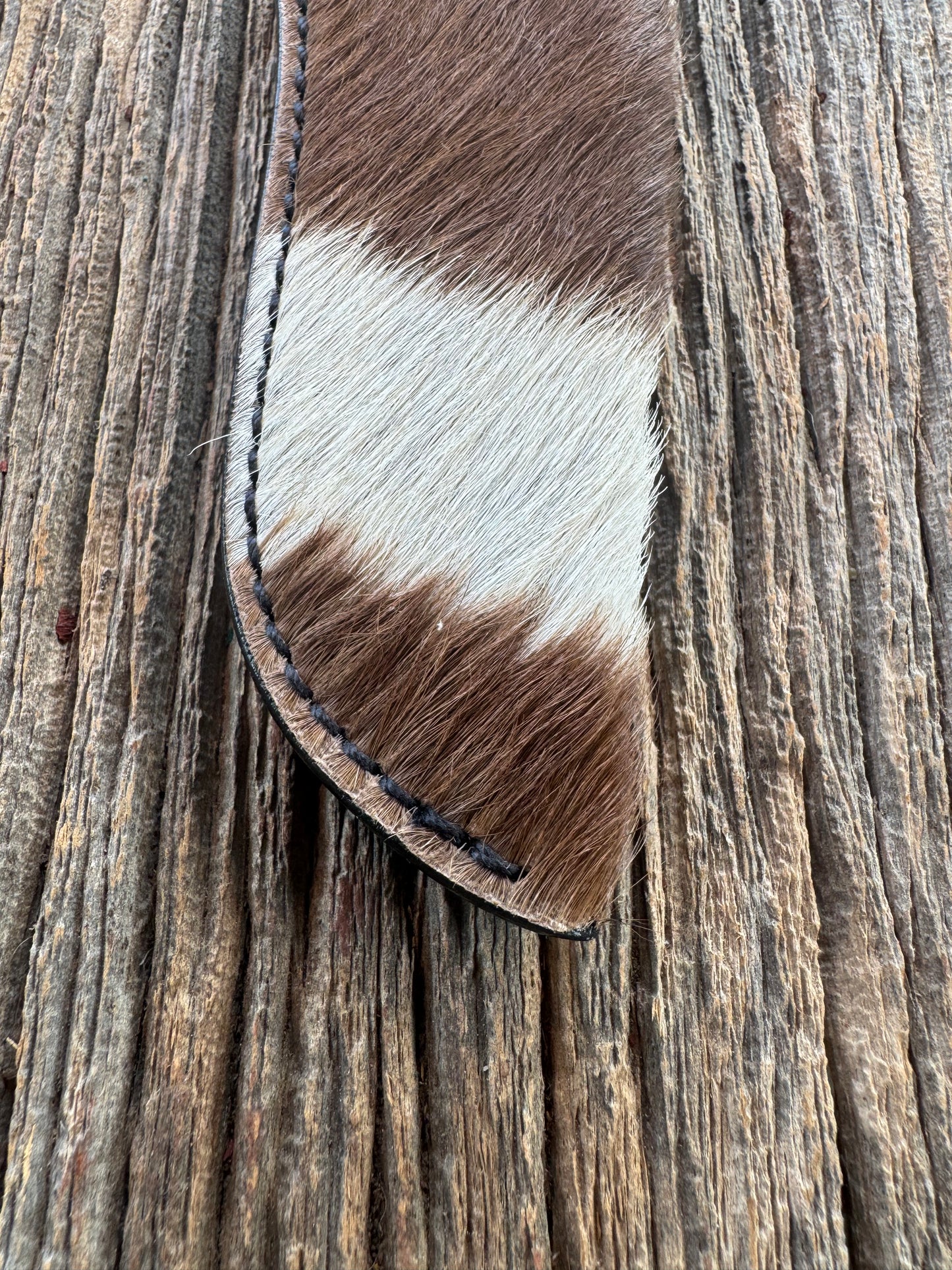 Randall Model 26 Sheath in Exotic Brown and White Zebra Throat style from Treeman.
