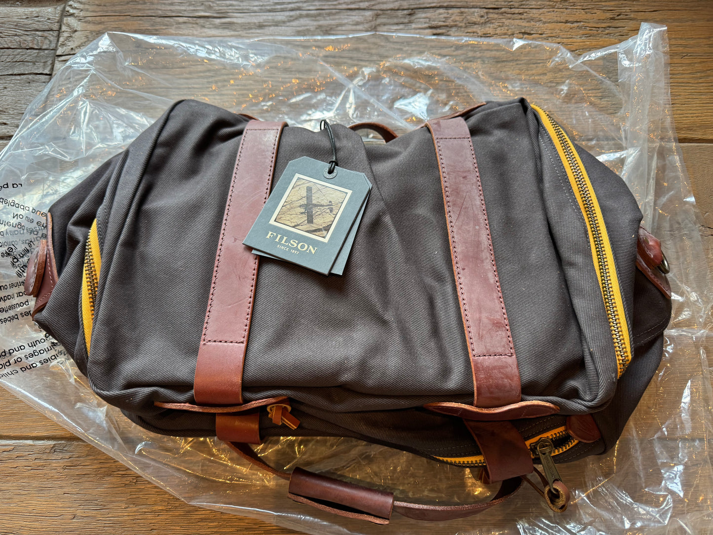 Filson X Chris Stapleton Traveller Outfitter Bag NWT #20264454 USA Cinder