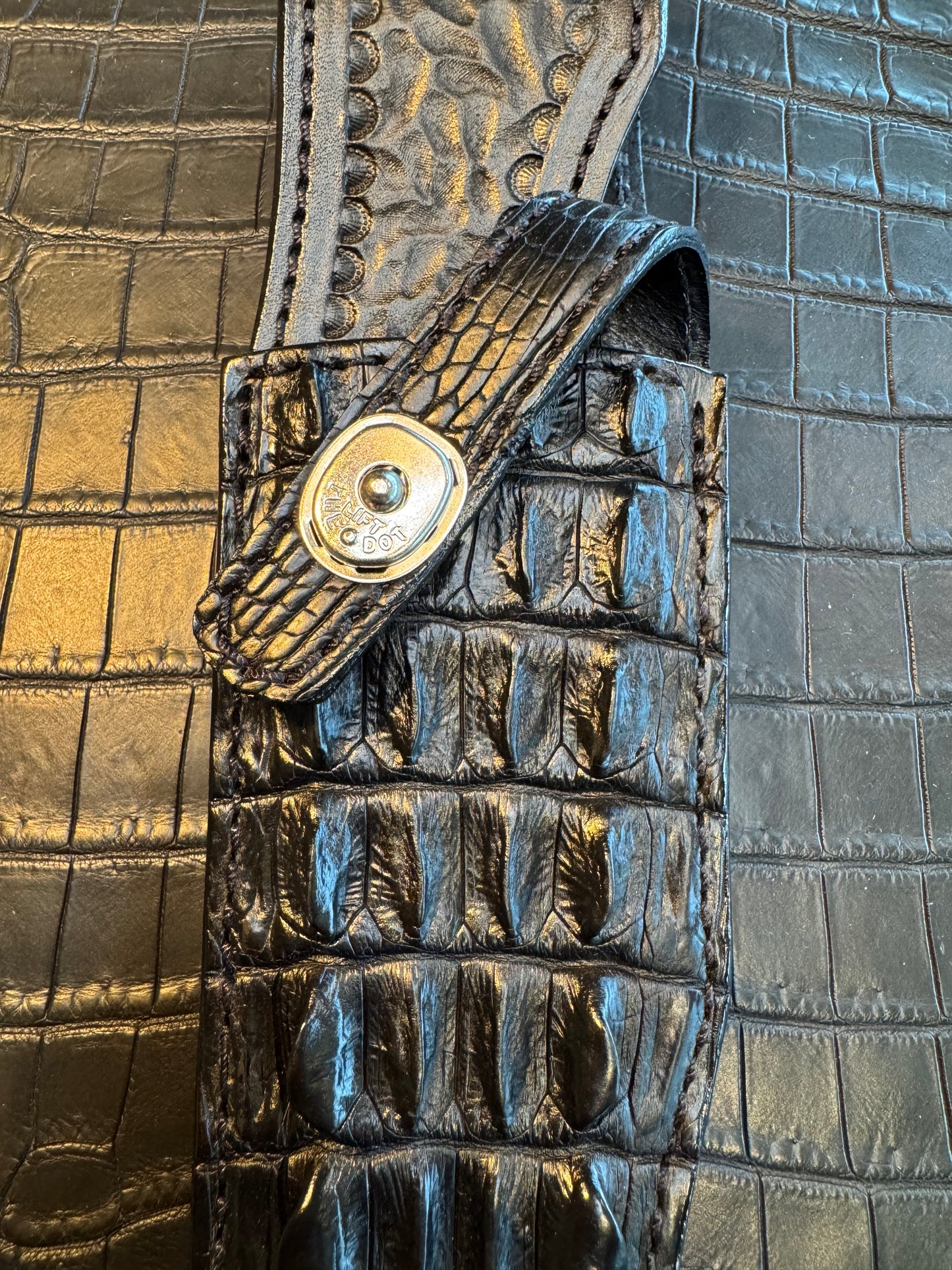 Randall Model 12-8 “Big Bear” Exotic Sheath in Black Hornback Crocodile (Tail) by Treeman.