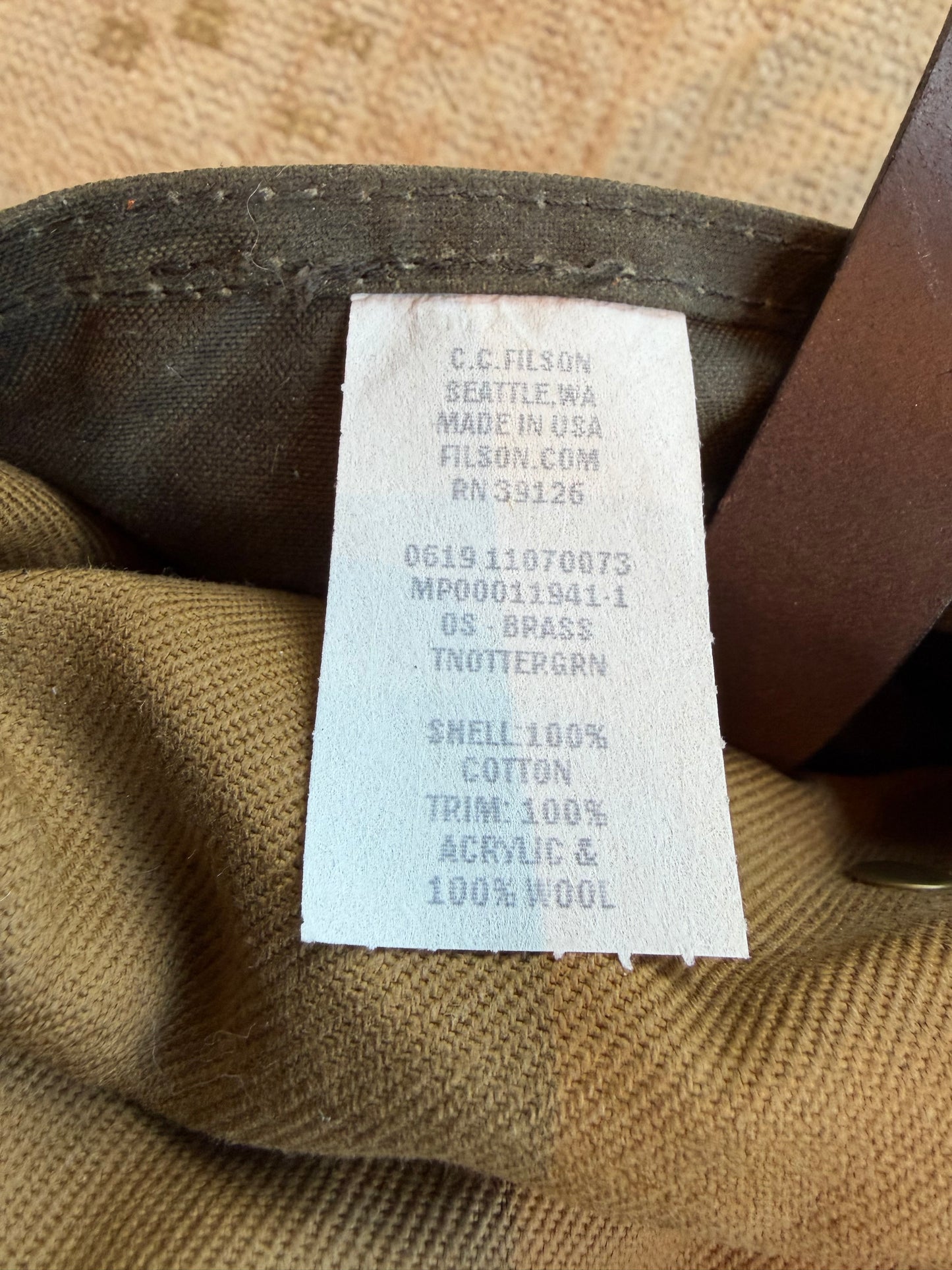 New without tags USA MADE Filson Heritage Sportsman Tan and Otter Green. -11070073