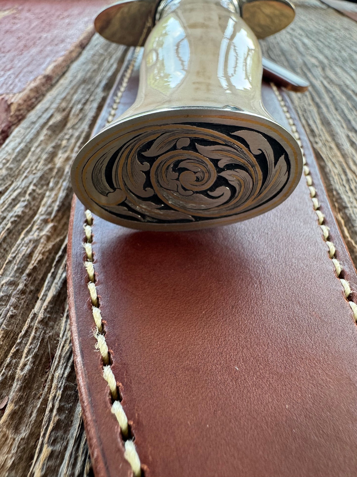 Nice Randall Knife Model 12-8 Big Bear. Gorgeous piece of creamy Fossil Walrus Ivory. Jere Davidson gold inlay engraved Nickel silver hilt and butt plate,Stainless steel.