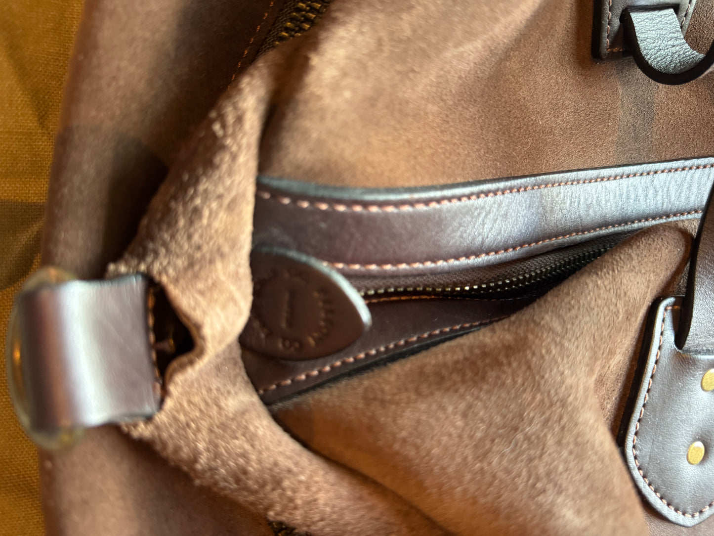 Grail Filson Rugged Suede Duffle Dark Tobacco New Without Tags ( big savings)