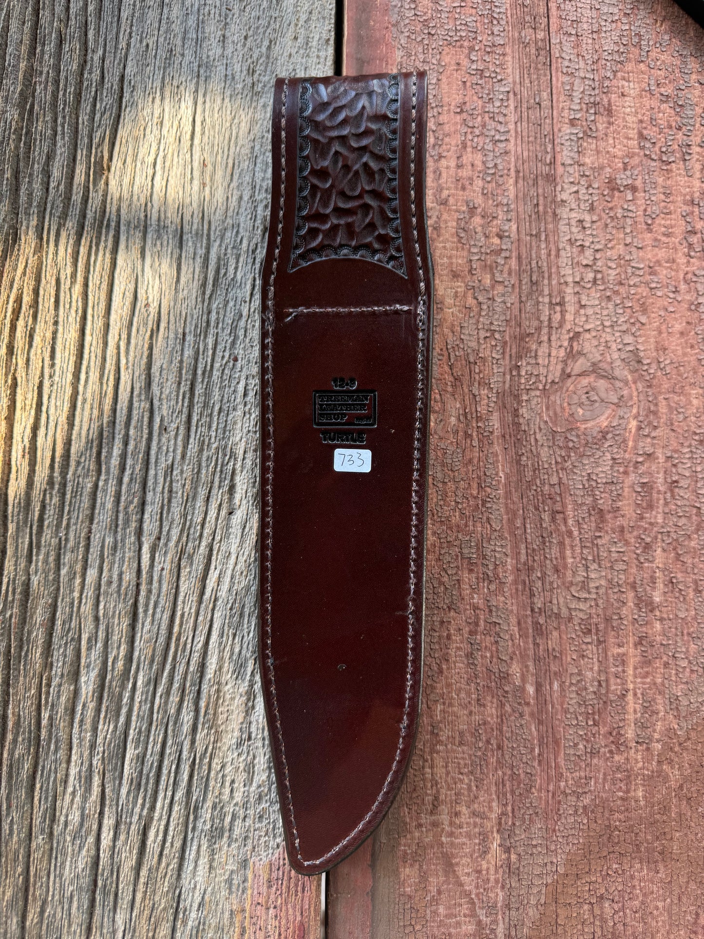 Randall Model 12-9/14 Grind Sheath in Exotic Dark Brown Snapping Turtle by Treeman. Supple tanned leather from the hind quarter.