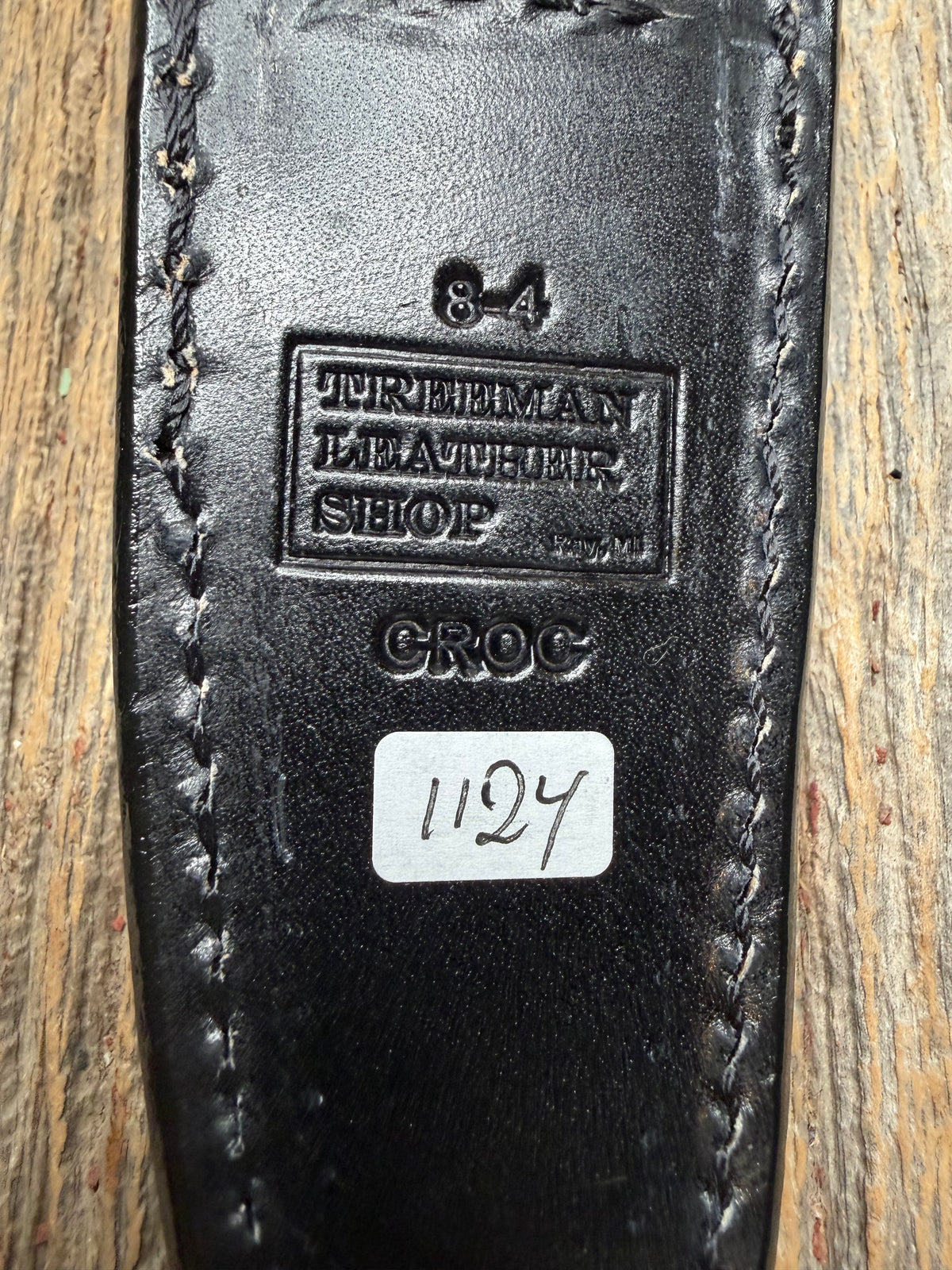 New Randall Model 8-4 Sheath in Exotic Army Green Matte Crocodile from Treeman with the newest Black Canteen snap. Killer sheath. (Copy)