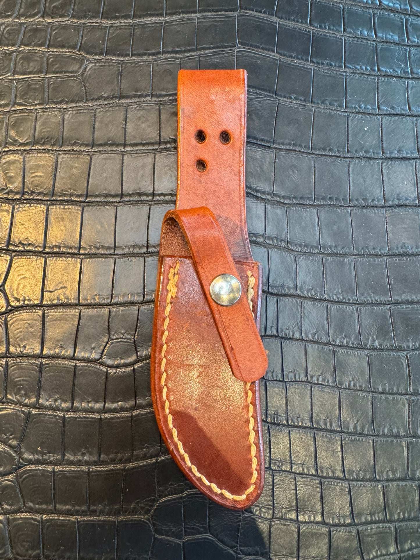 Randall Model 21 Sheath Butterfly stitching in Tan Leather made by Johnson Sheaths in the 90’s for Randall Knives.