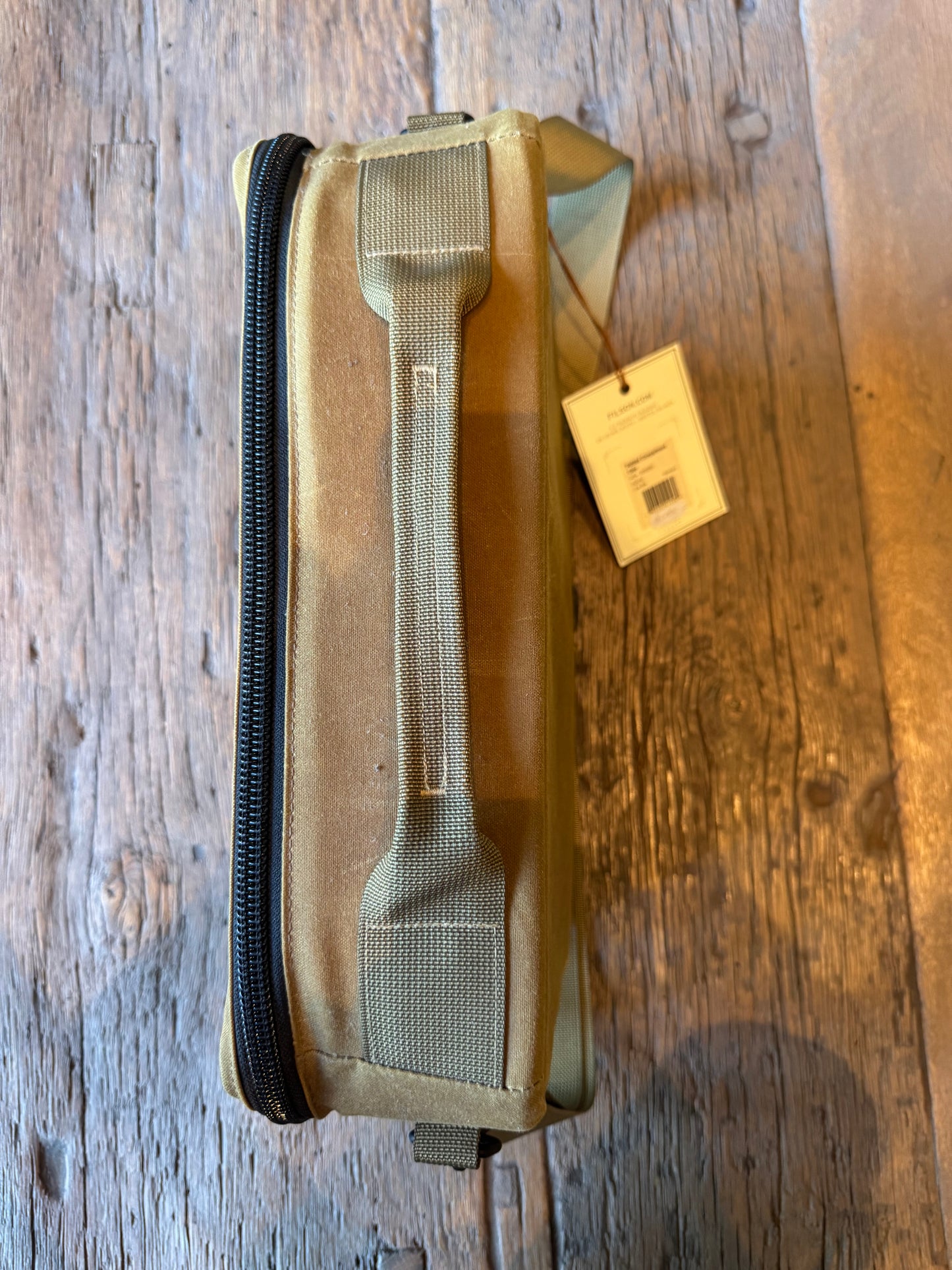 RARE NEW WITH TAGS FILSON PADDED COMPARTMENT CASE | DARK TAN | USA| # 2002661| CAMERA LENSES| FISHING REELS