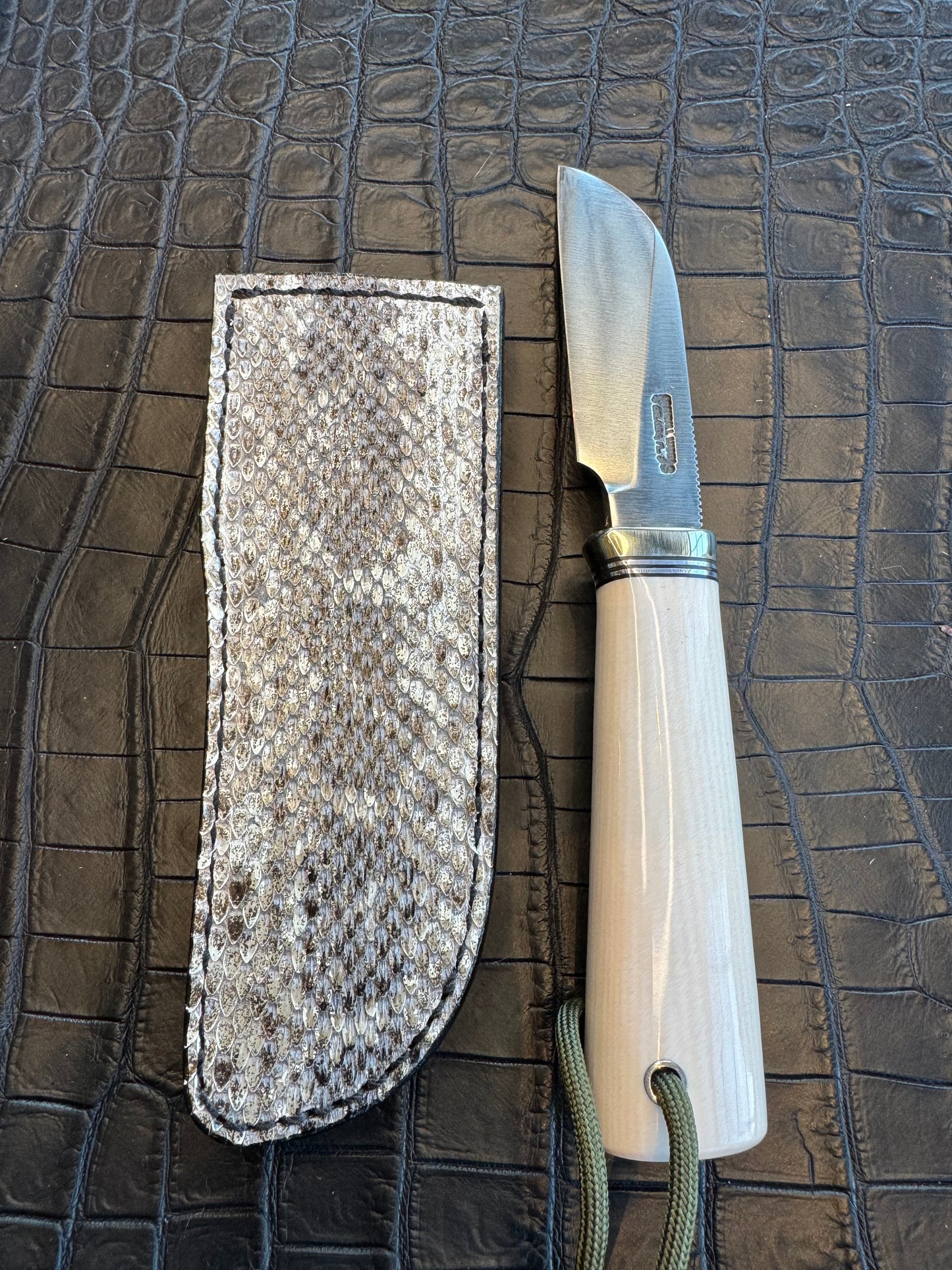 Randall Cattleman Model Sheath in Exotic Rattlesnake Skin from Treeman. (Sheath only)