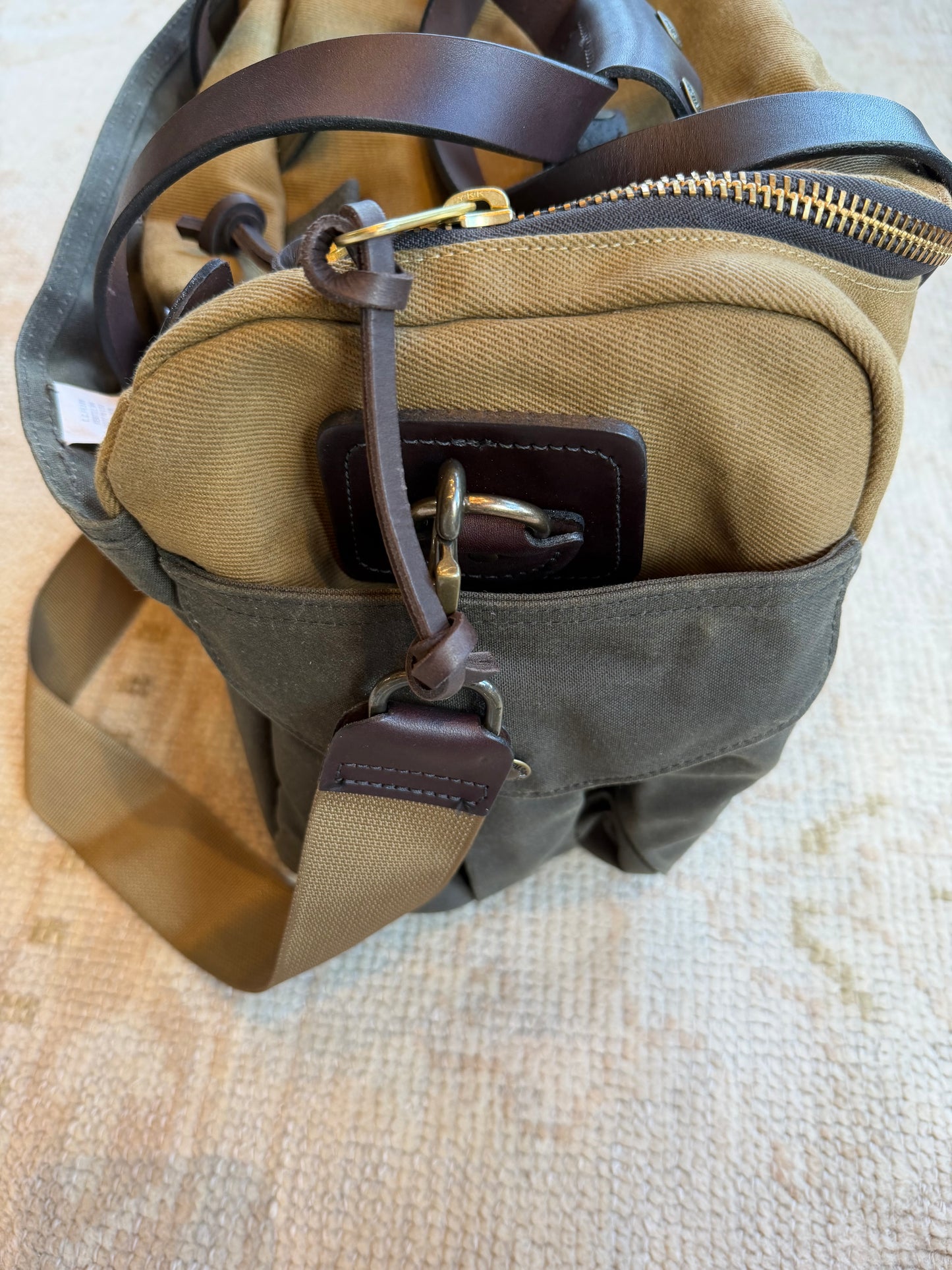 New without tags USA MADE Filson Heritage Sportsman Tan and Otter Green. -11070073