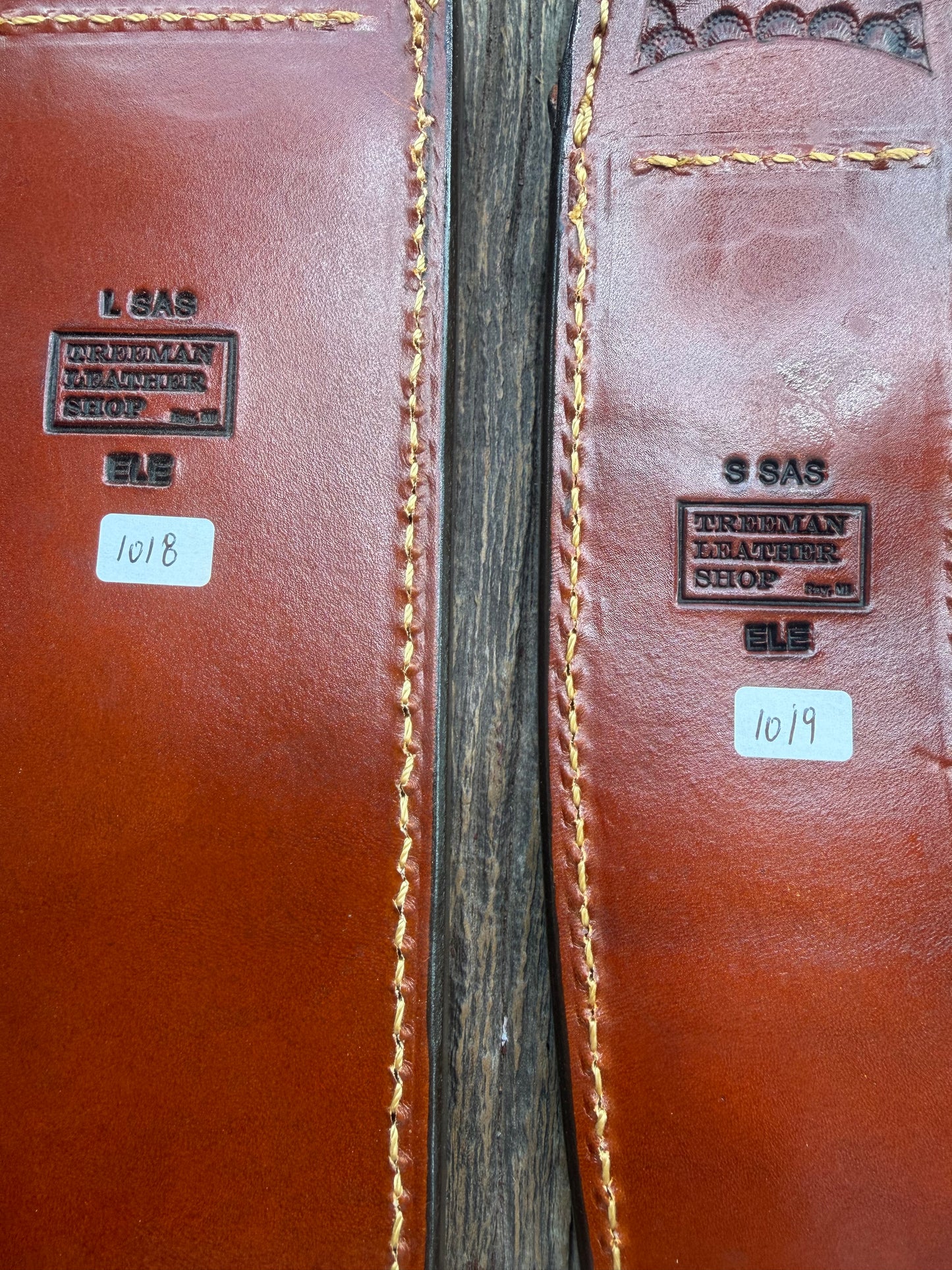 New Randall Model 12-11 Large Sasquatch and 12-8 Small Sasquatch Sheaths in Exotic thick and textured Rust colored Elephant hide on brown leather from Treeman with silver Canteen snaps. Hand tooled belt loop. Killer sheath. Selling as a pair…