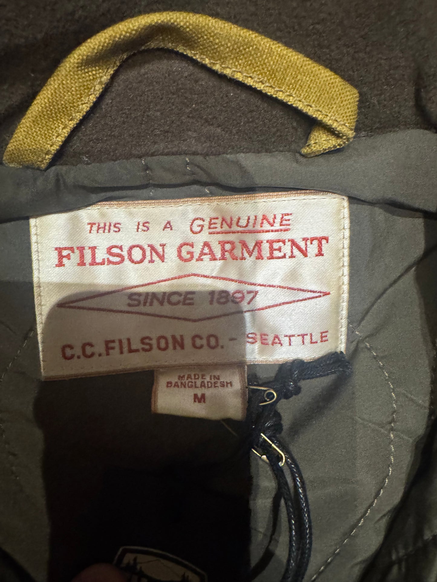 NWT Filson TIN CLOTH PRIMALOFT VEST in DARK TAN Medium NWT