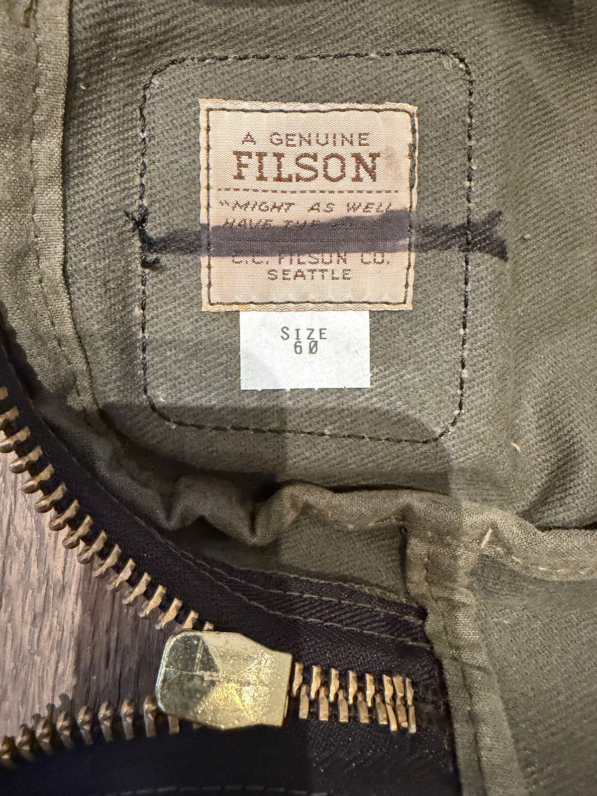 Very Rare Filson Fly Fishing Rod Case Rugged Twill in Otter Green Made in the USA. This is the 60 inch version. Talon zippers, nice condition given the age, Style 216P.