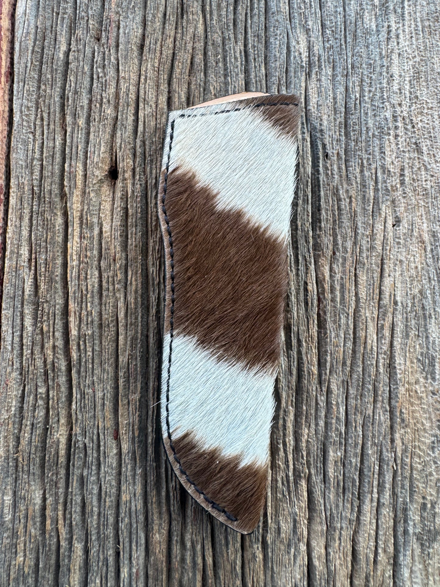 Randall Model 26 Sheath in Exotic Brown and White Zebra Throat style from Treeman.