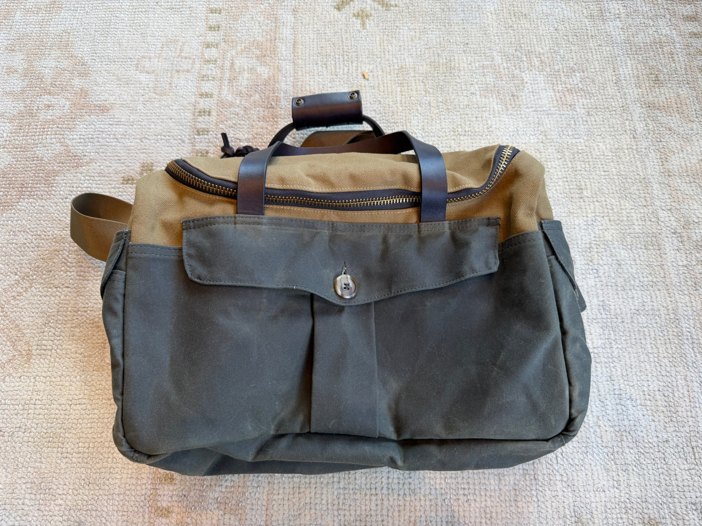 New without tags USA MADE Filson Heritage Sportsman Tan and Otter Green. -11070073