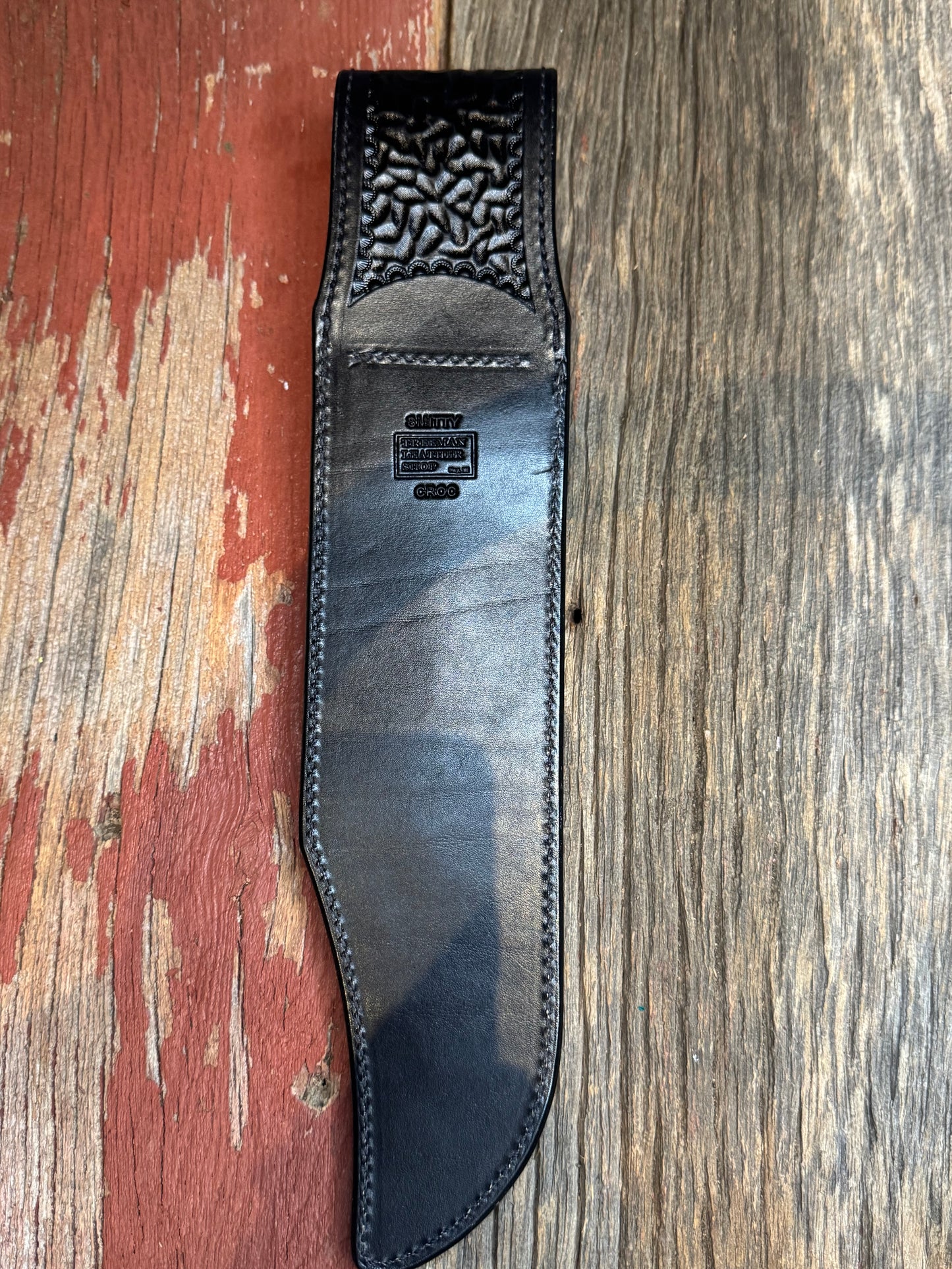 Randall Model 12-11 “Smitty” Sheath in Exotic Natural Crocodile from Treeman.