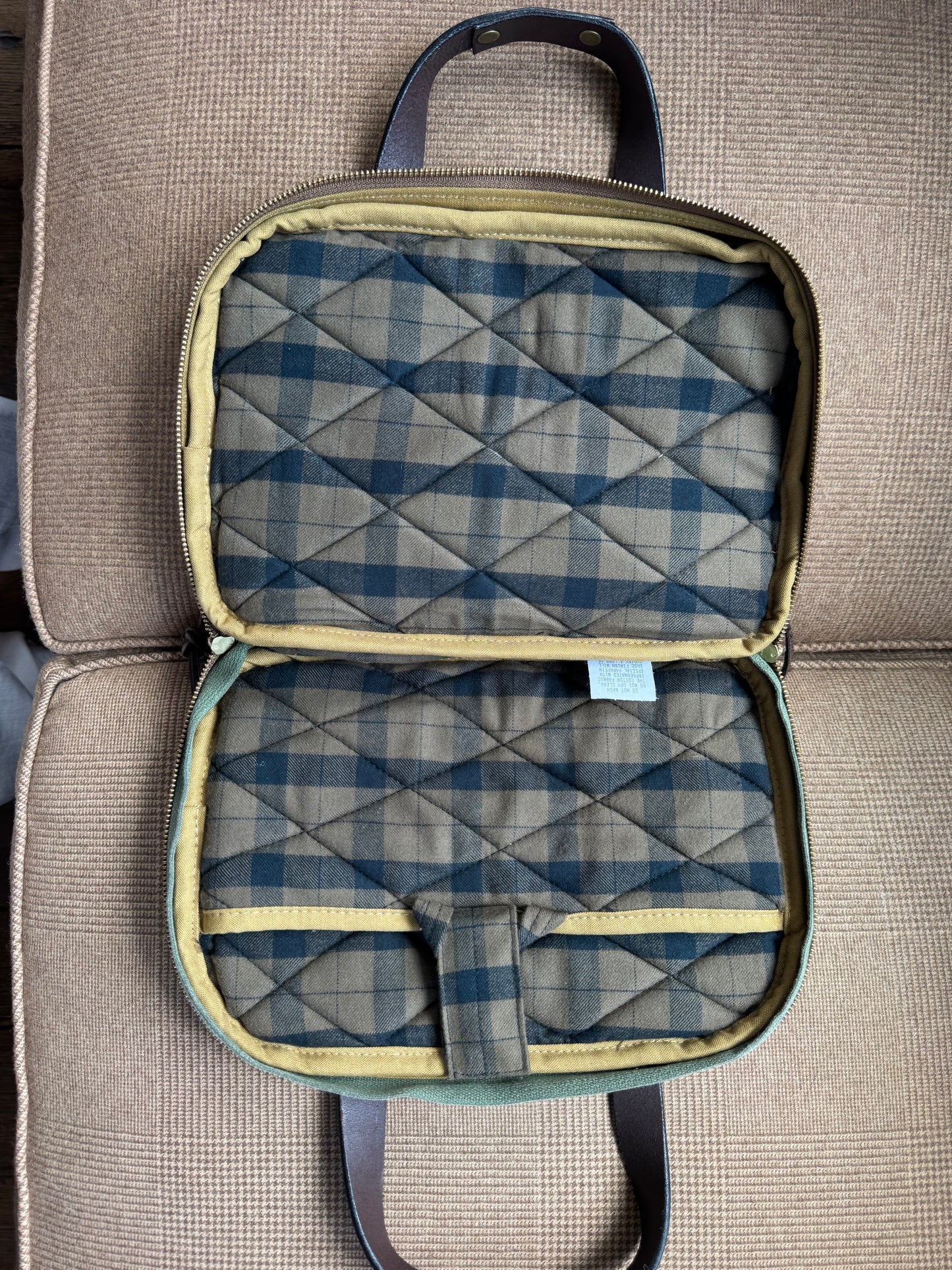 Very Rare Filson Filson 70058 - Tin Cloth Grip or Pistol Case Made in USA