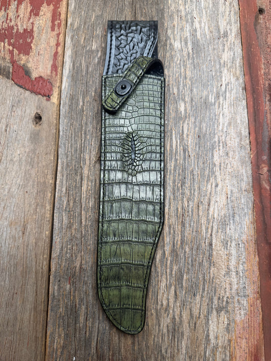 New Randall Model 12-11 Confederate Sheath in Exotic Army Green Matte Anus Crocodile from Treeman with the newest Black Canteen snap. Killer sheath.