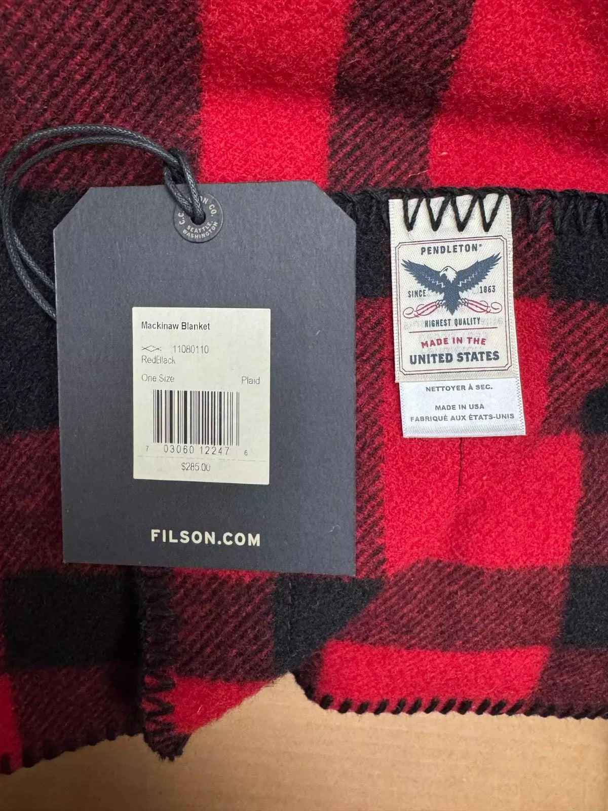 New Unused USA MADE Filson Mackinaw Wool Blanket Red and Black in the Box 11080110