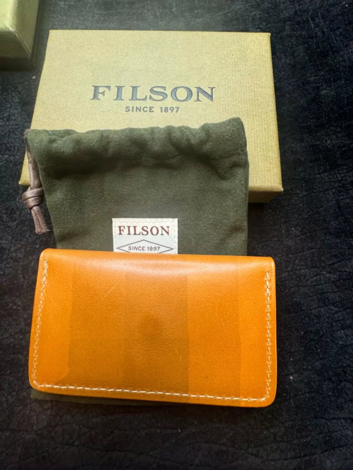 New in Box Rare Filson Snap Wallet Tan Felt Pouch #11070440 Discontinued