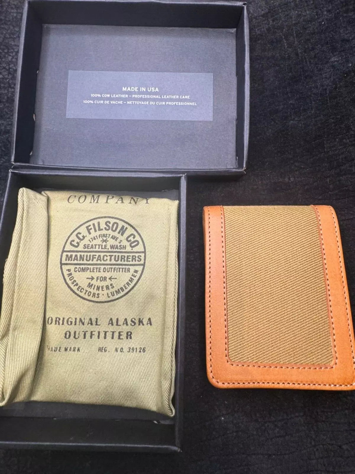 New in Box Filson Outfitter Leather Wallet in Tan Twill USA 20187879