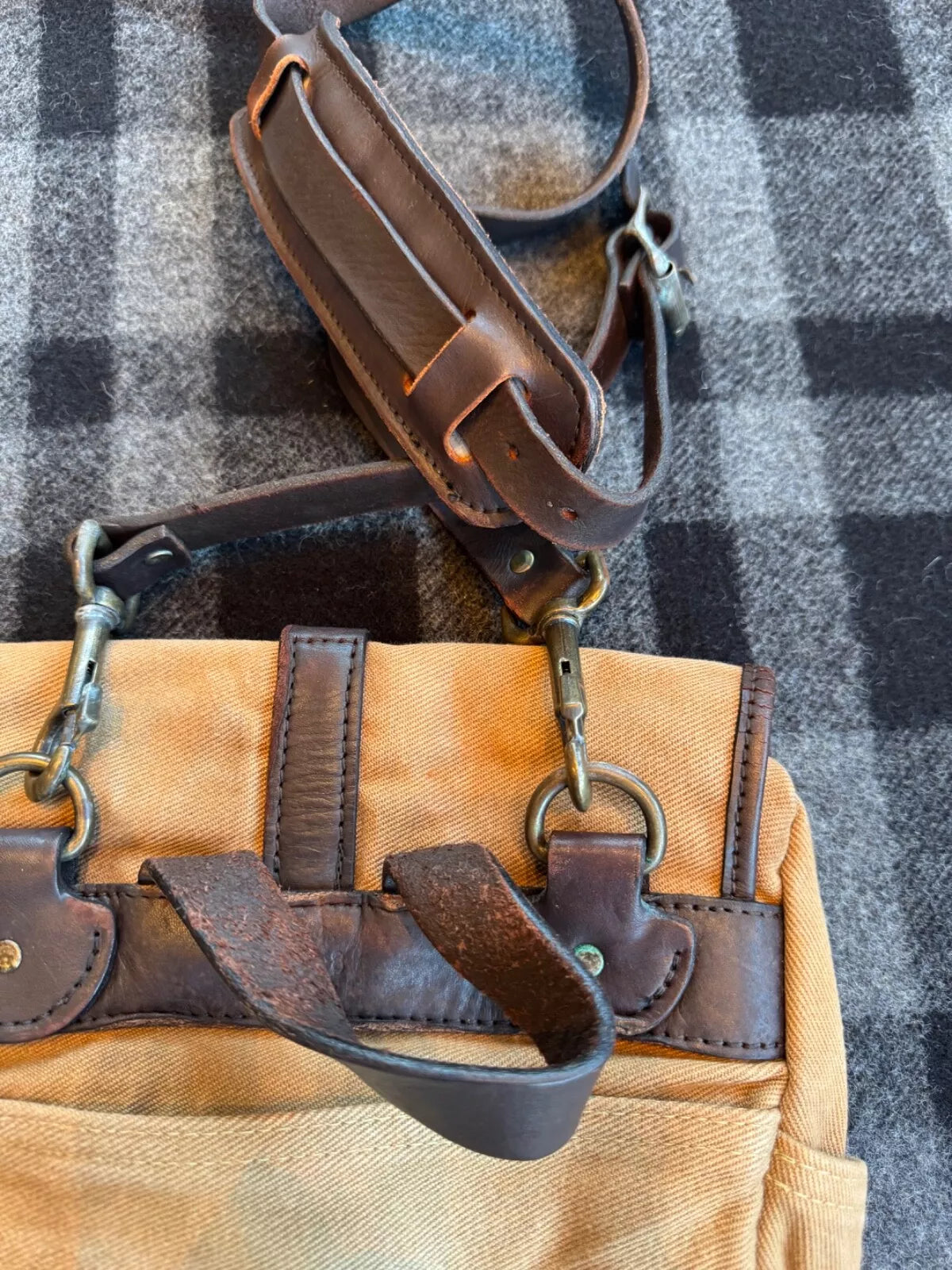 Vintage | Filson Small Rugged Twill Field Bag | Tan | USA | May 2007 | #70230