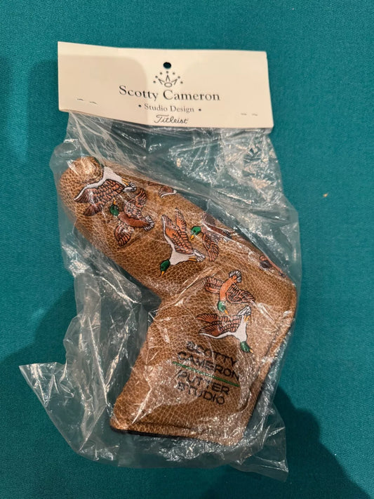 New in Bag very Rare Scotty Cameron 2004 Flying Ducks Headcover
