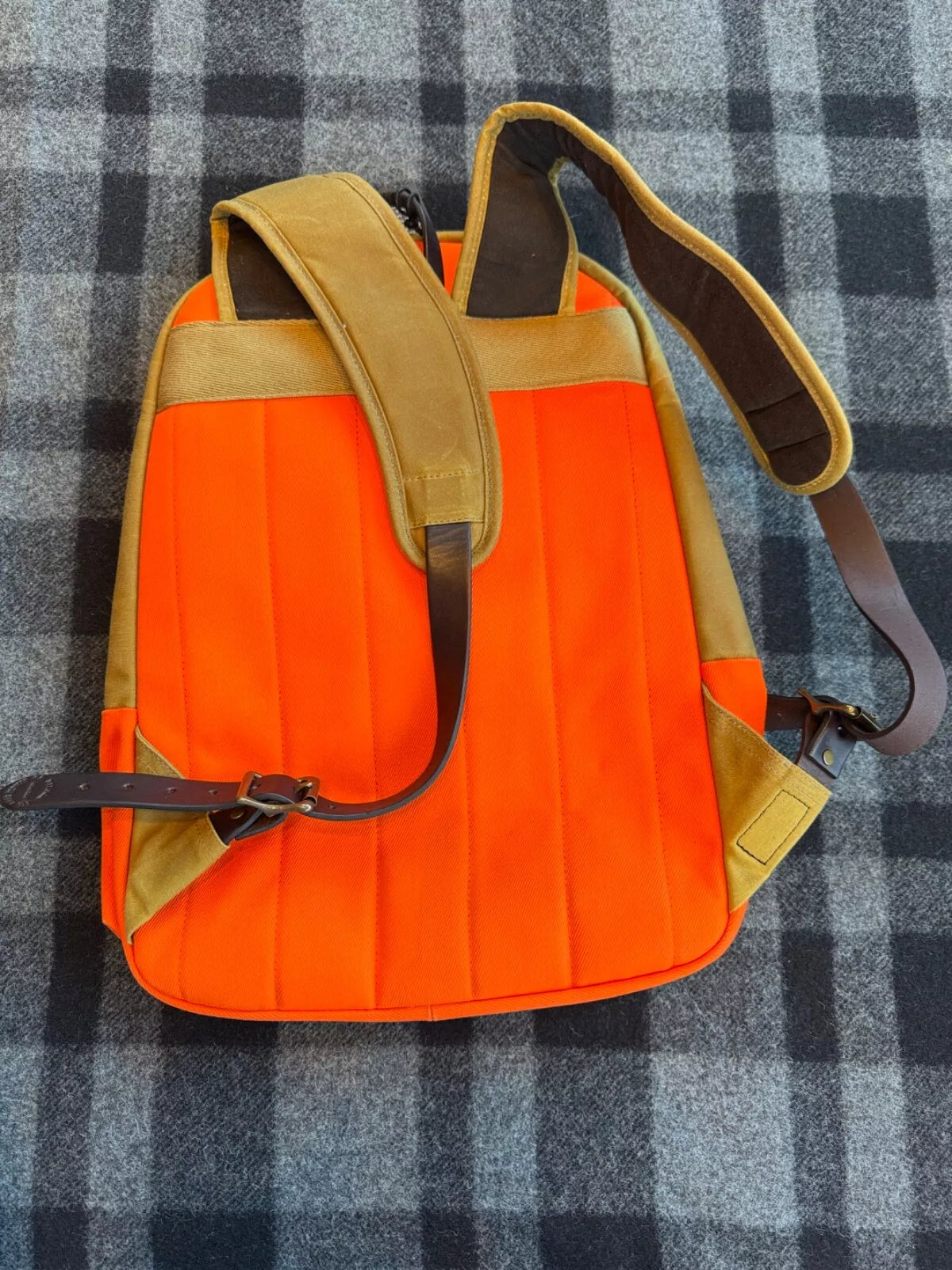 FILSON New JOURNEYMAN BACKPACK DARK TAN/FLAME NWT unused Imported 20282278