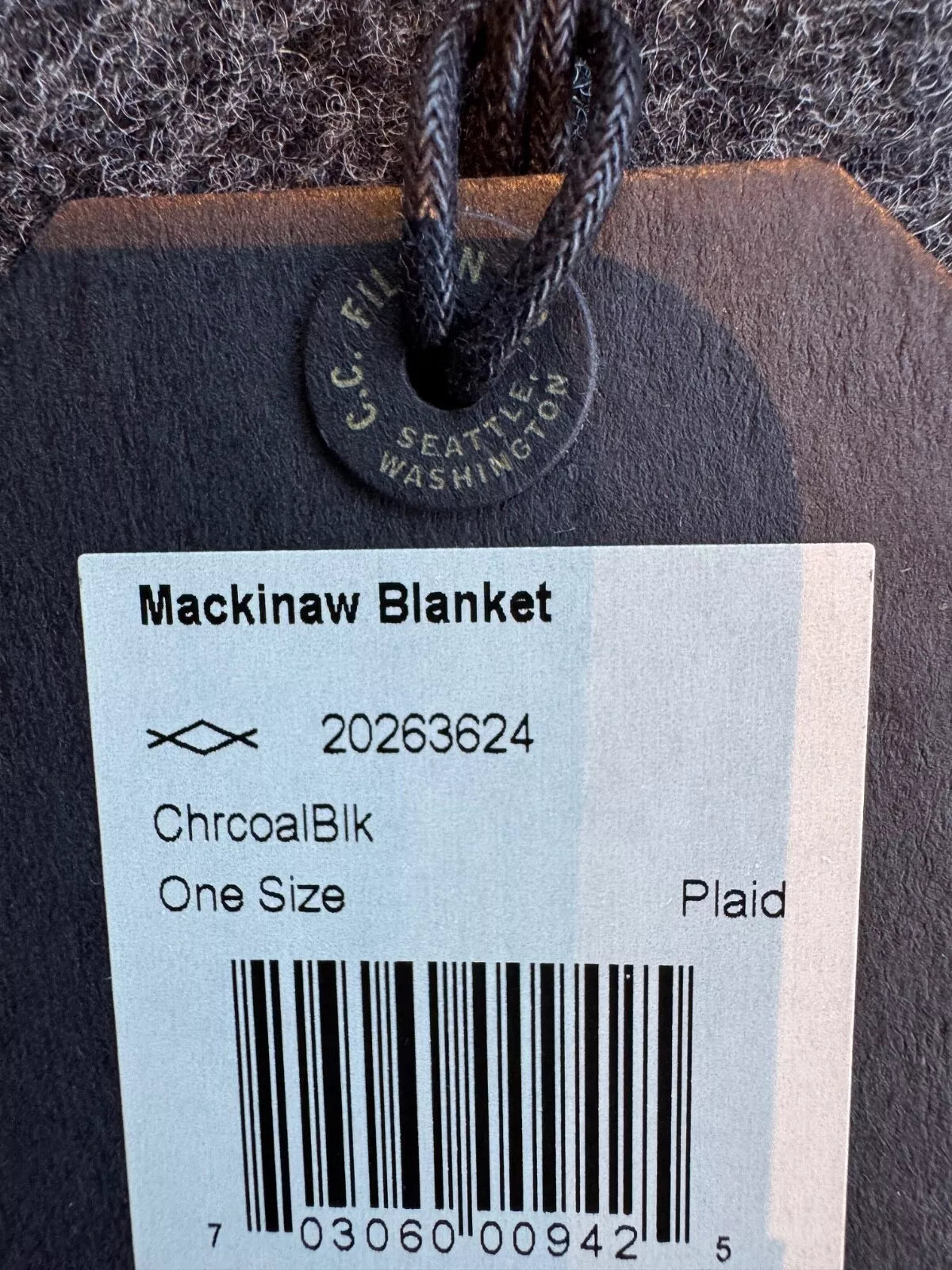 New Unused Filson Mackinaw Wool Blanket Grey and Black Imported, 20263624