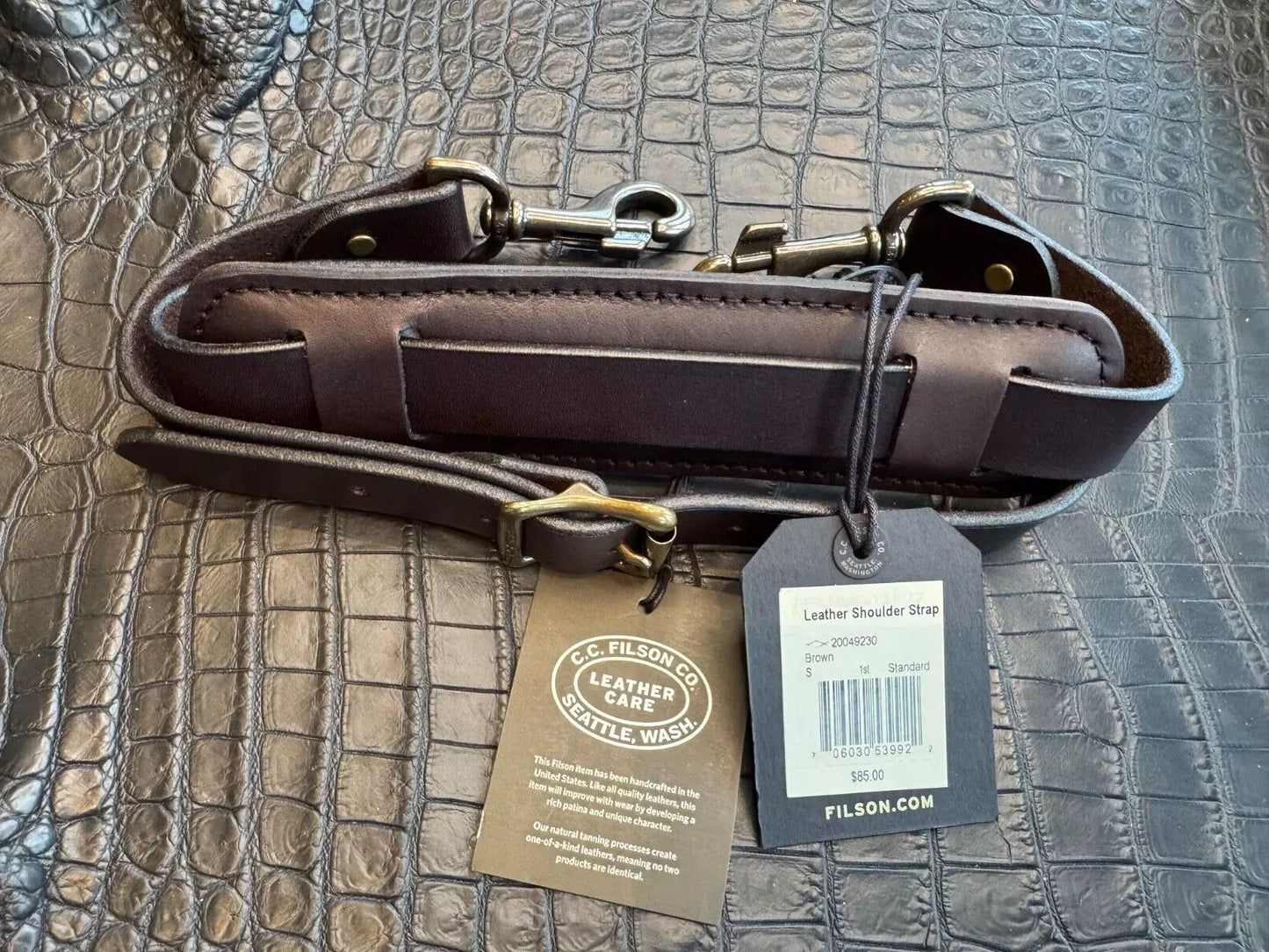 NWT Filson Leather Shoulder Strap USA Brown Bridle Brass Adjustable Small 20049230