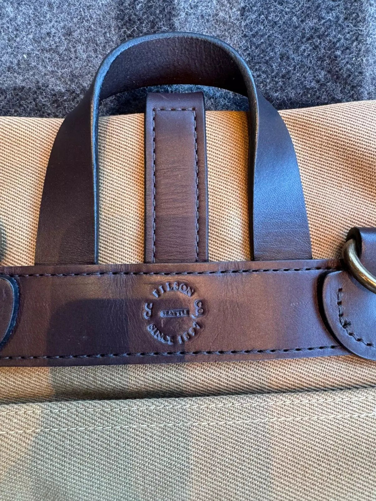 Filson Small Rugged Twill Field Bag | NWOT | Tan | USA | MSRP $450 | 70230