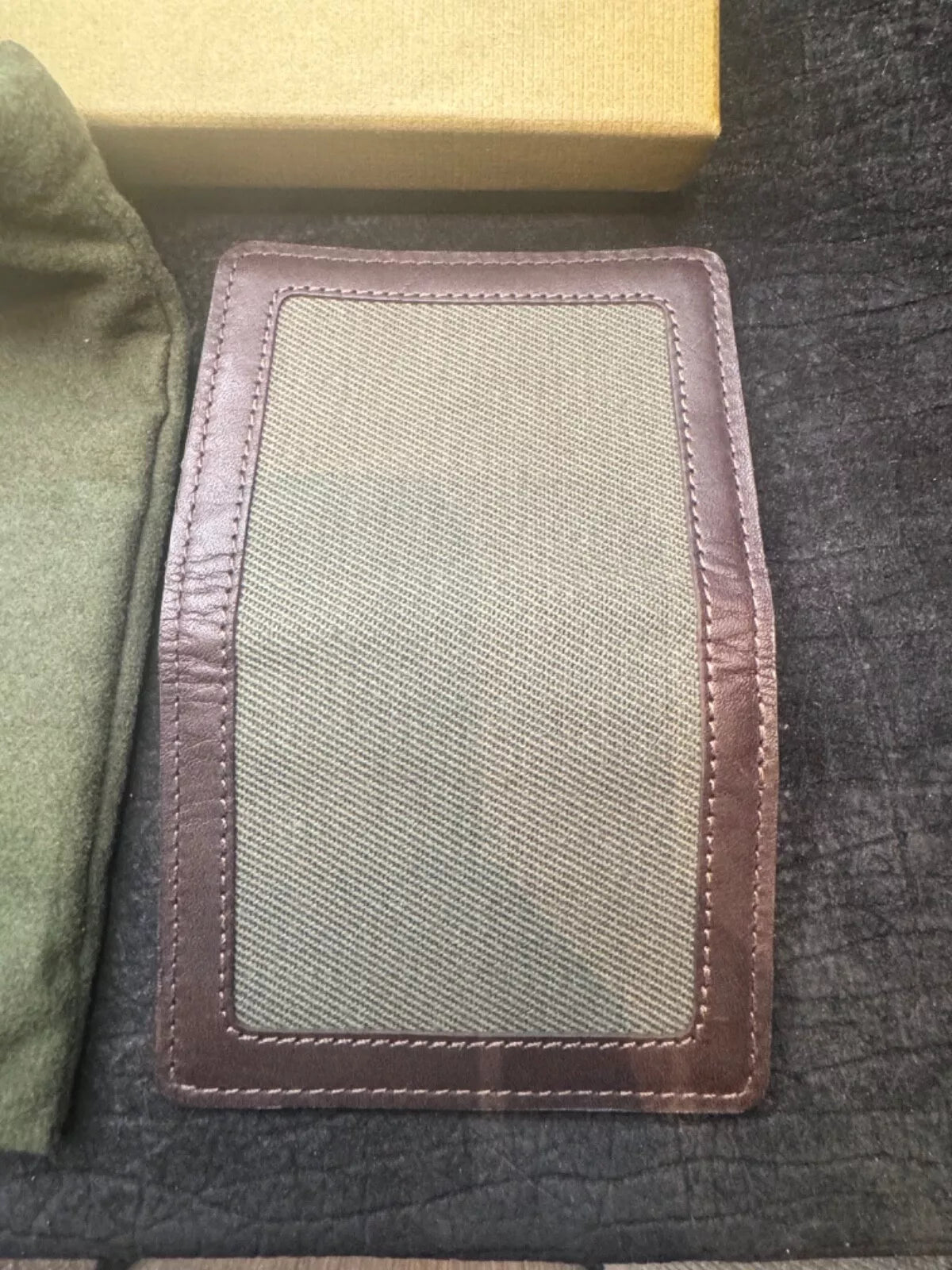 New in Box Filson Outfitter Card Wallet Otter Green Discontinued USA 20051731