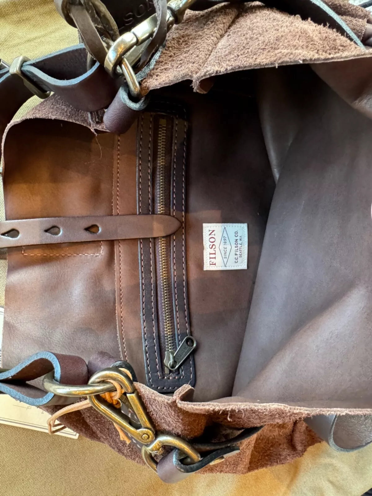 FILSON RUGGED SUEDE HOBO DARK TOBACCO NWT RARE USA MADE LONG GONE!! -20020580