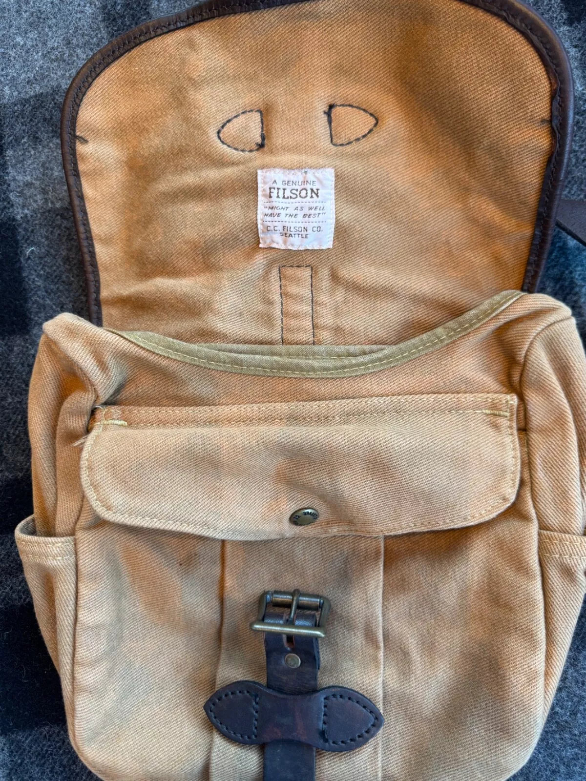 Vintage | Filson Small Rugged Twill Field Bag | Tan | USA | May 2007 | #70230