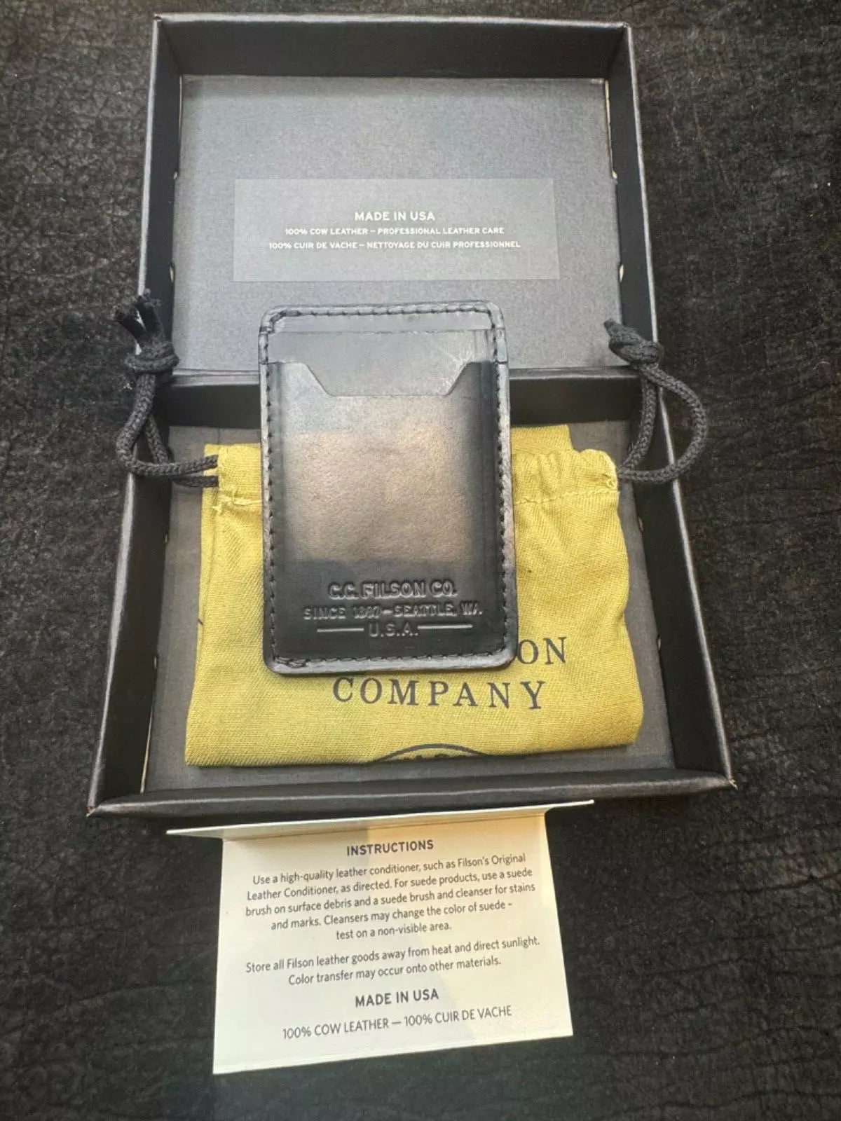 New in Box Filson Leather Card Case in Black Leather #20218178 Rare USA