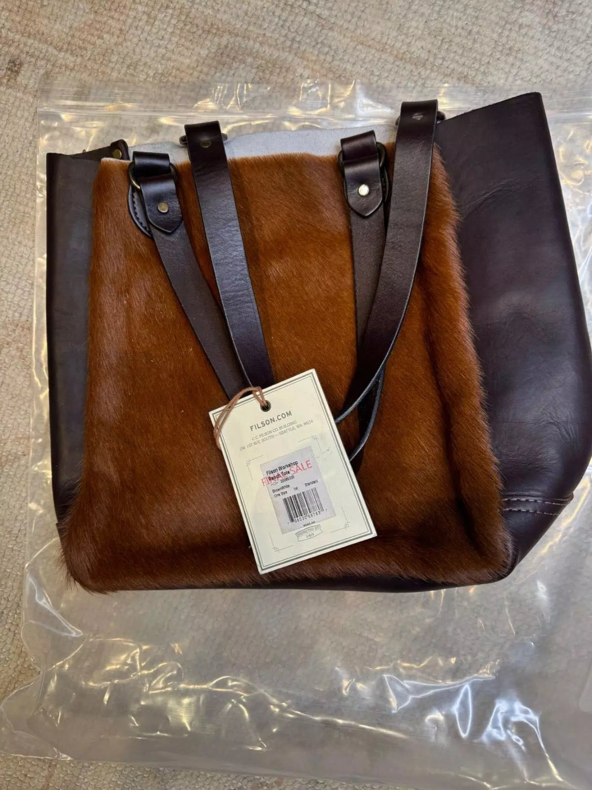 Filson Workshop Ranch Tote 20085335 - RARE - Cowhide Bridle Leather White Cow CC 20085335
