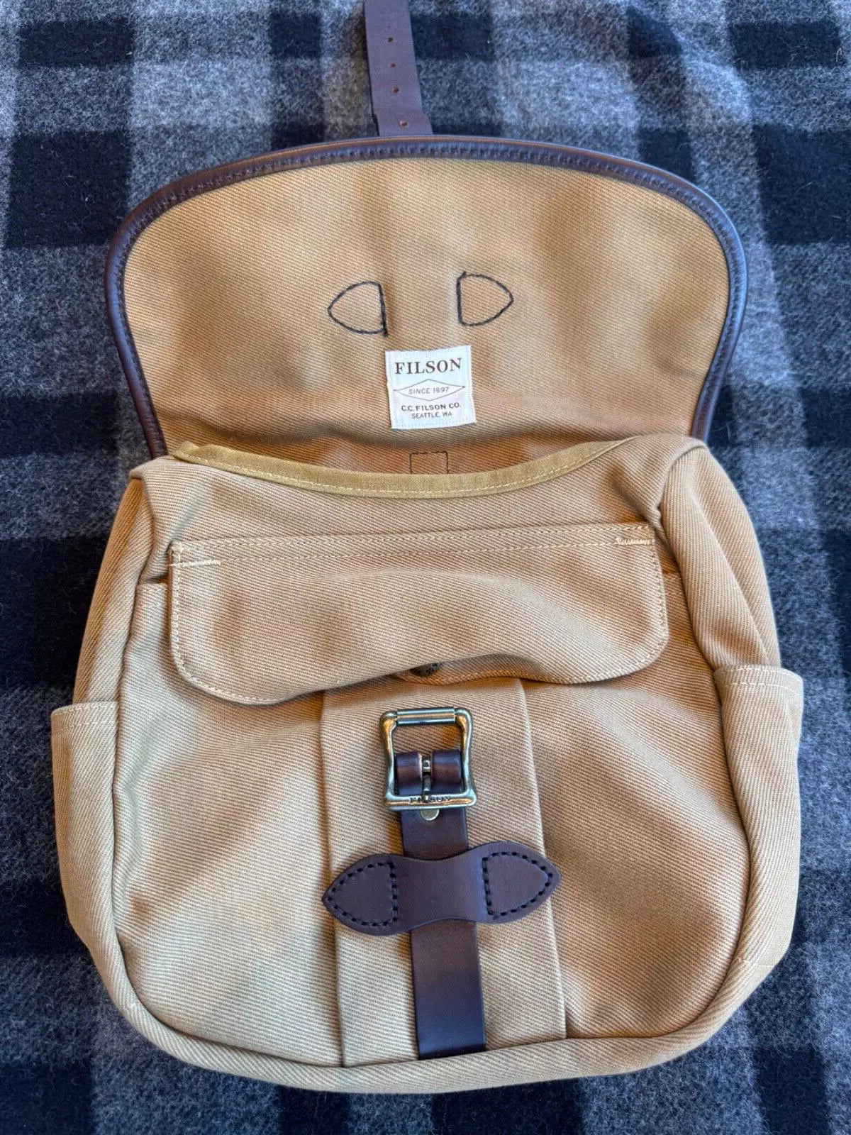 Filson Small Rugged Twill Field Bag | NWOT | Tan | USA | MSRP $450 | 70230