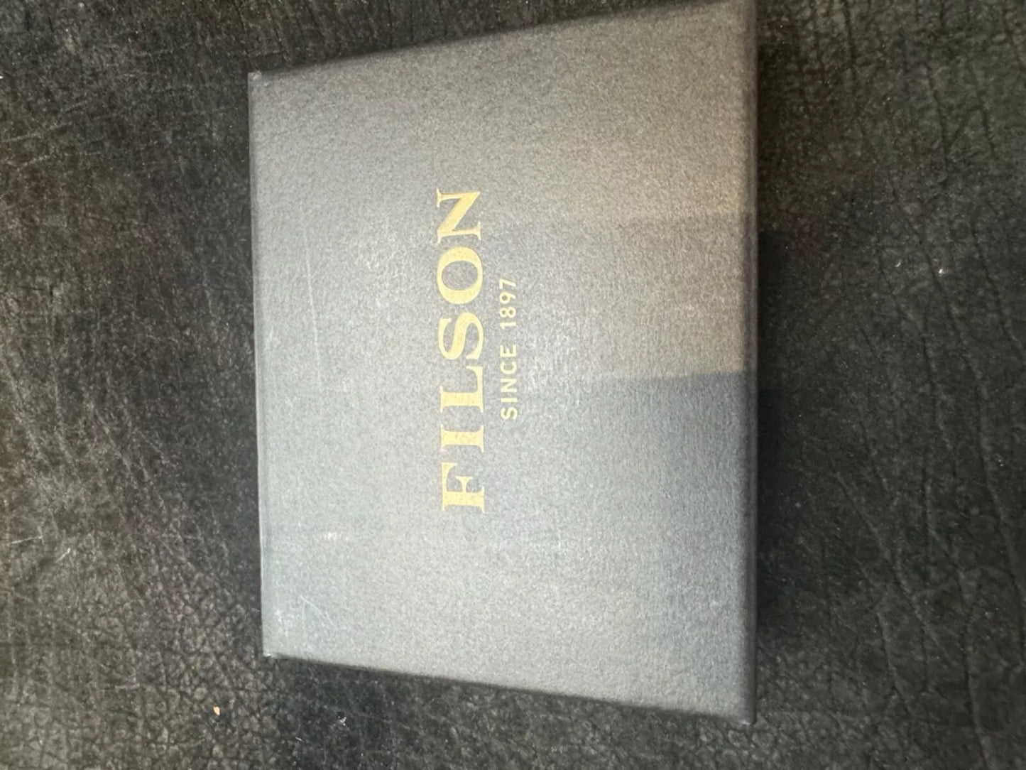 New in Box Filson Leather Card Case in Black Leather #20218178 Rare USA